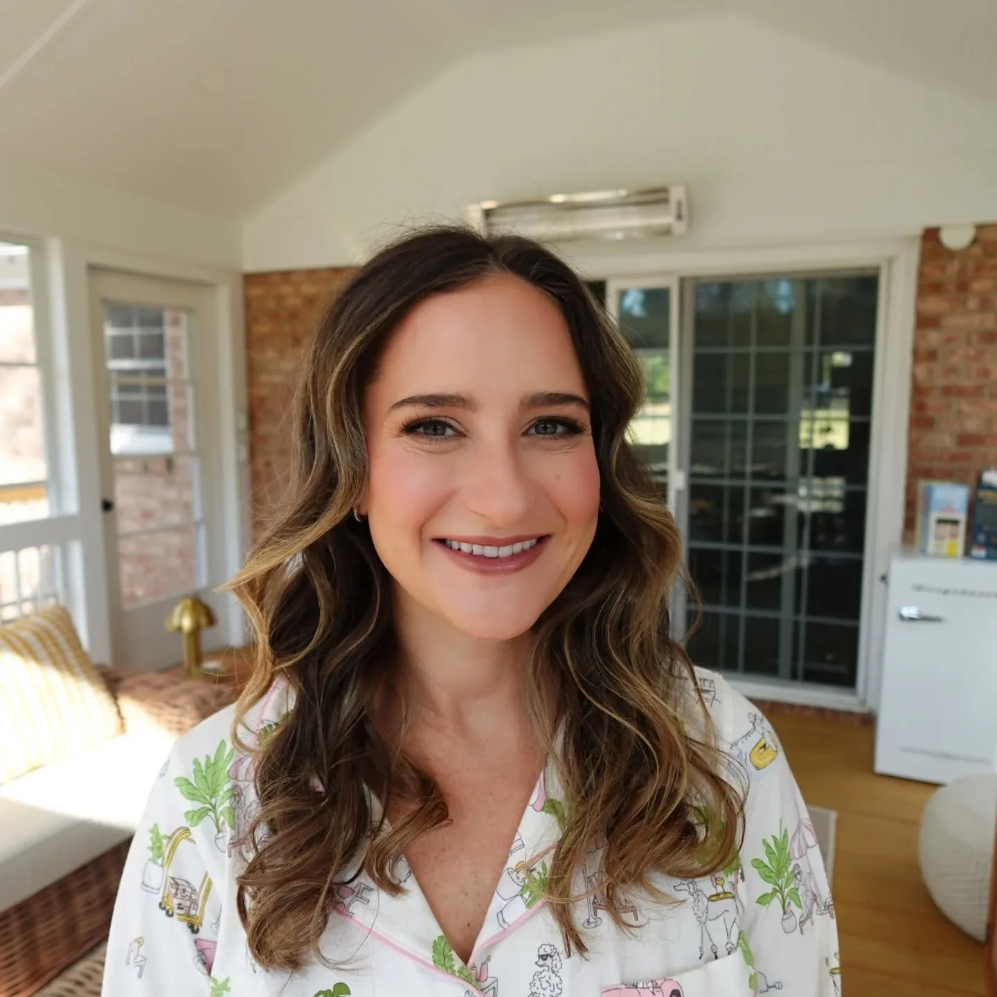 A beautiful soft glam on my Bella @littlebrokaw for her gender reveal 🩵

She's the most stunning mom to be 🤍

Products used
@diorbeauty backstage foundation, forever concealer and glow palette 
@hungvanngobeauty soft blur bronzer 
@patricktabeauty 