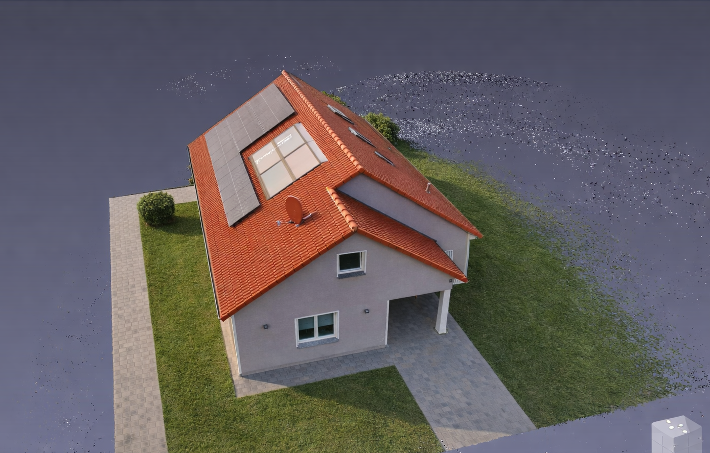 Luftaufnahme eines Hauses mit roten Ziegeldächern, Solarzellen, einem Satellitenempfänger und umgeben von einer Begrünung, Wasserflächen und Gehwegen.