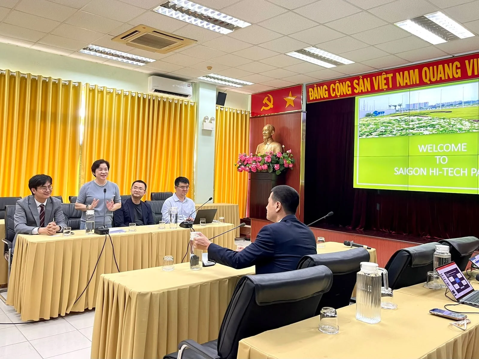 SAIGON HI-TECH PARK CONNECTS GLOBAL AI RESOURCES TO ADVANCE RESEARCH AND INNOVATION&nbsp;