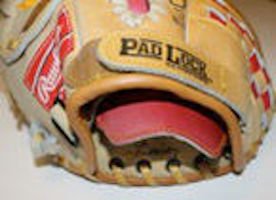 golomb_blog_heritage_vintage_glove_palm_lace_closeup_v1.jpg
