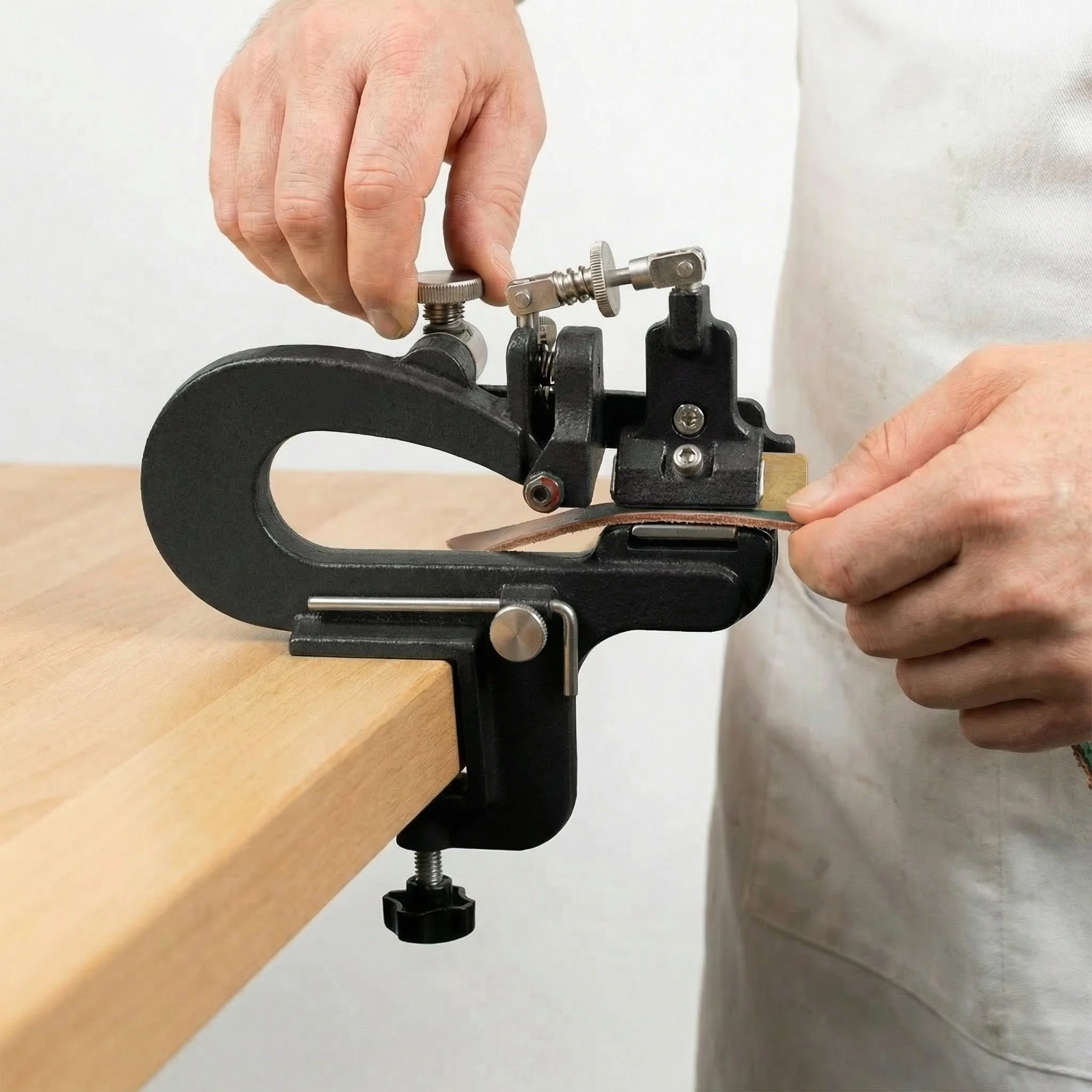 product-instructional-tightening-skiving-leather-thinner-tool-v1-2048.jpg.jpg