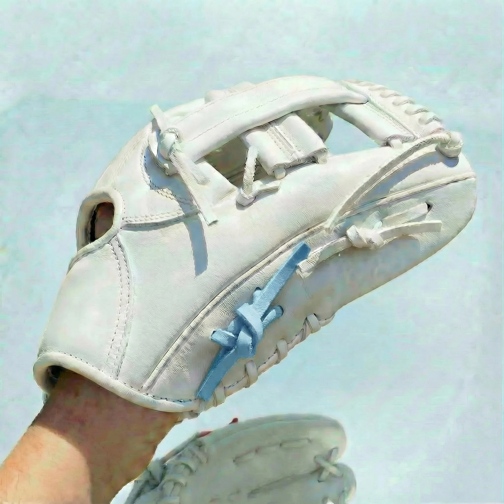 product-baseball-glove-loop-carolina-light-primary-v1-2048.jpg