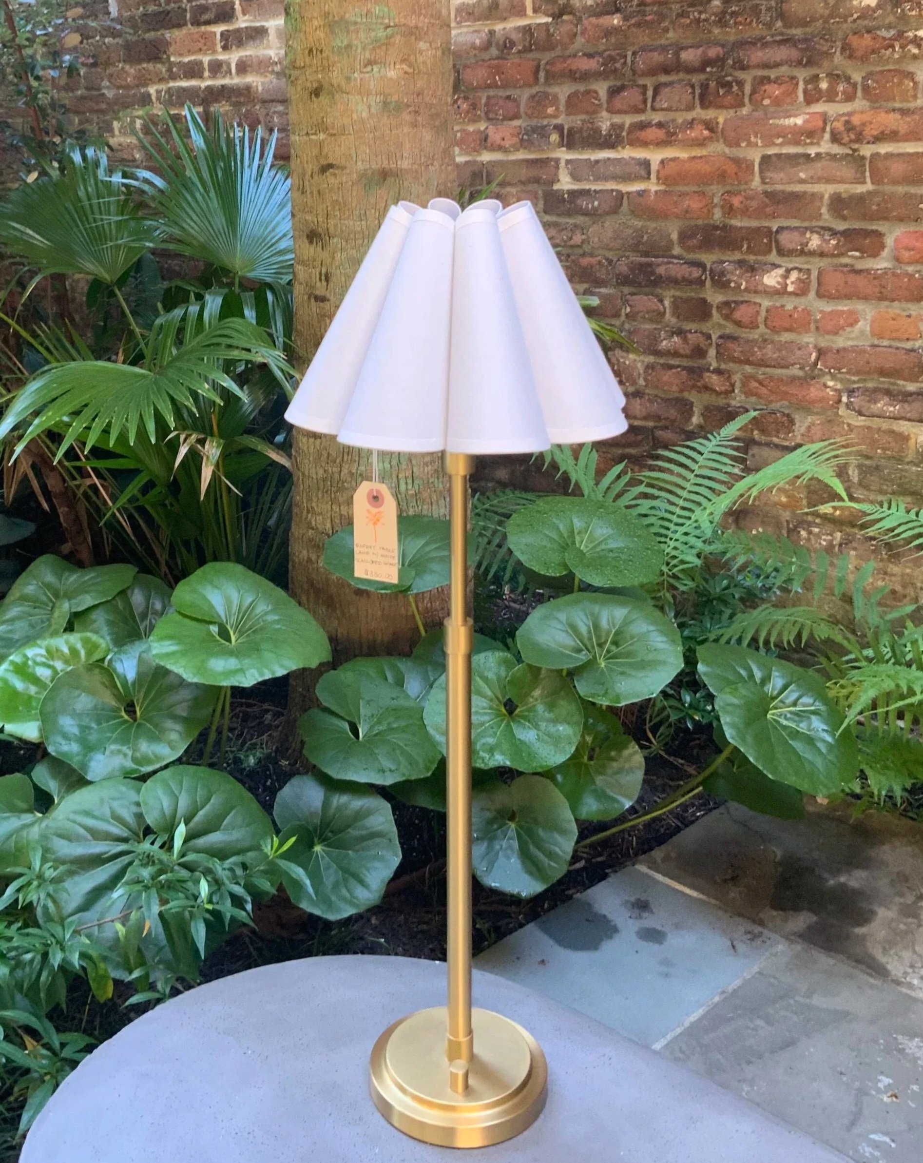Buffet Table Lamp With Scalloped Shade