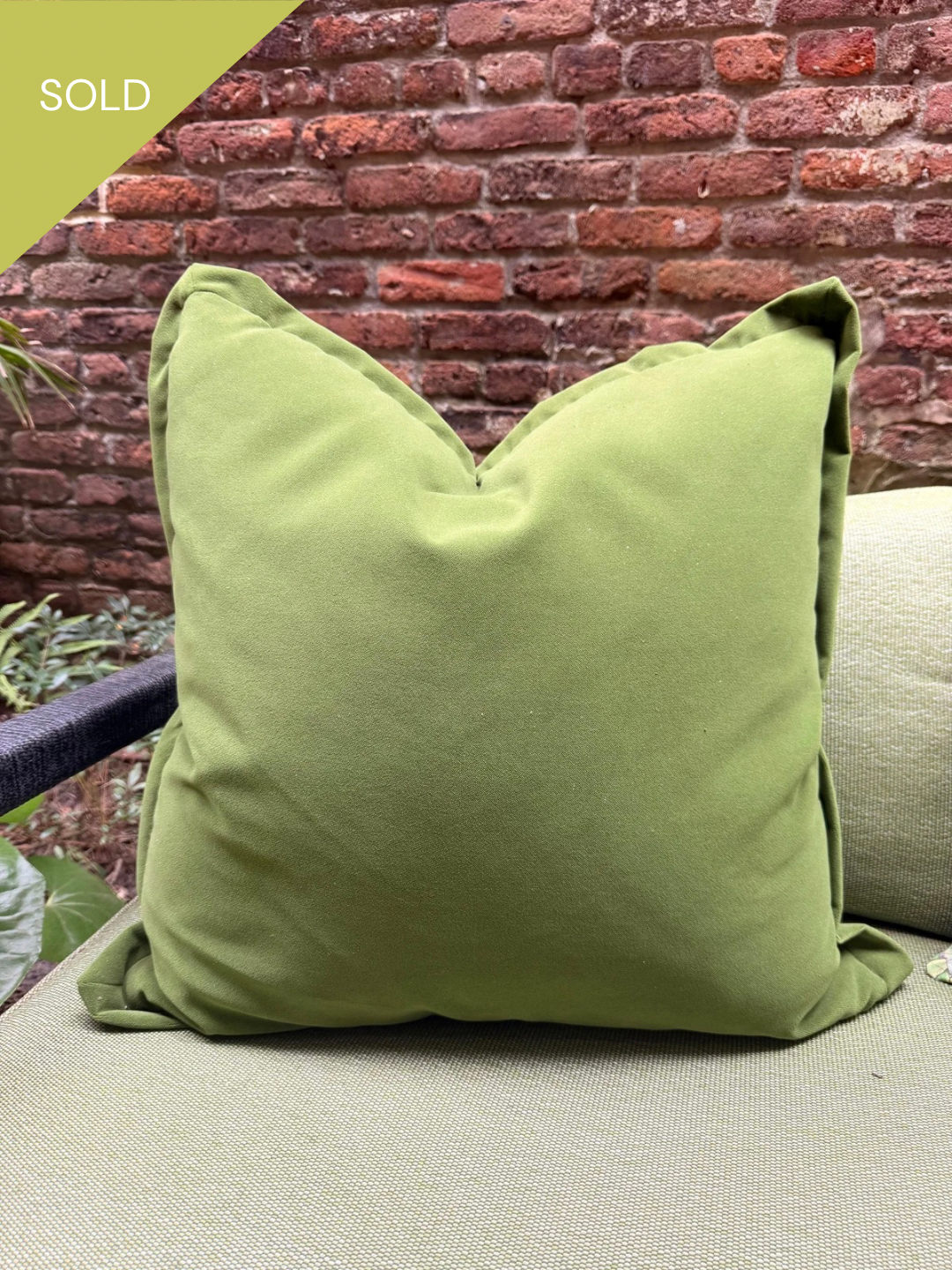 Outdoor Newbury Gingko Pillow