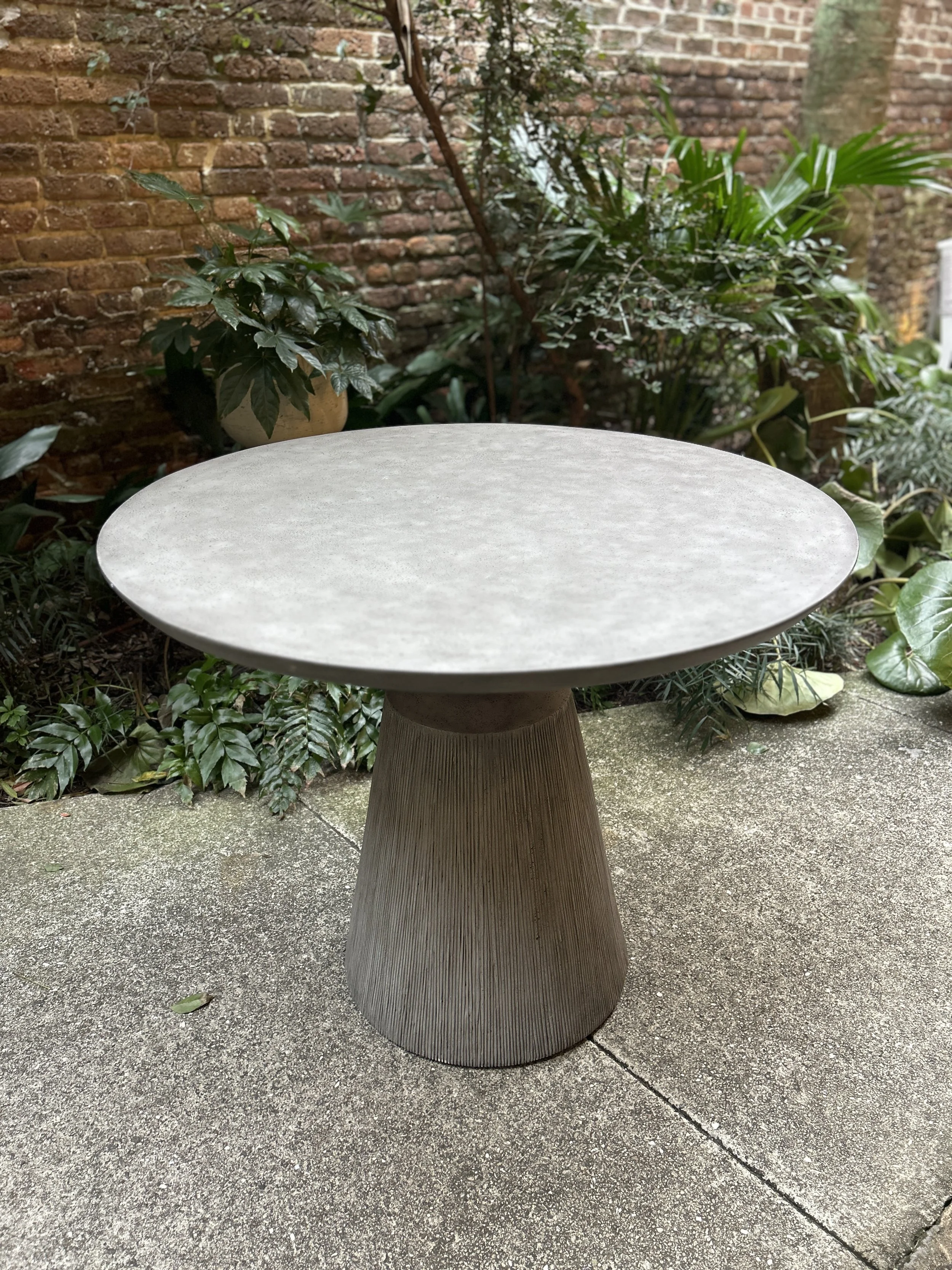 Summer Classics Outdoor Round Dining/Side Table