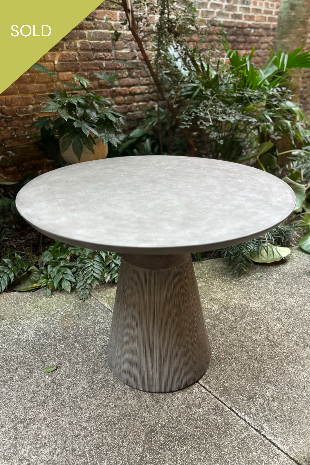 Summer Classics Outdoor Round Dining/Side Table