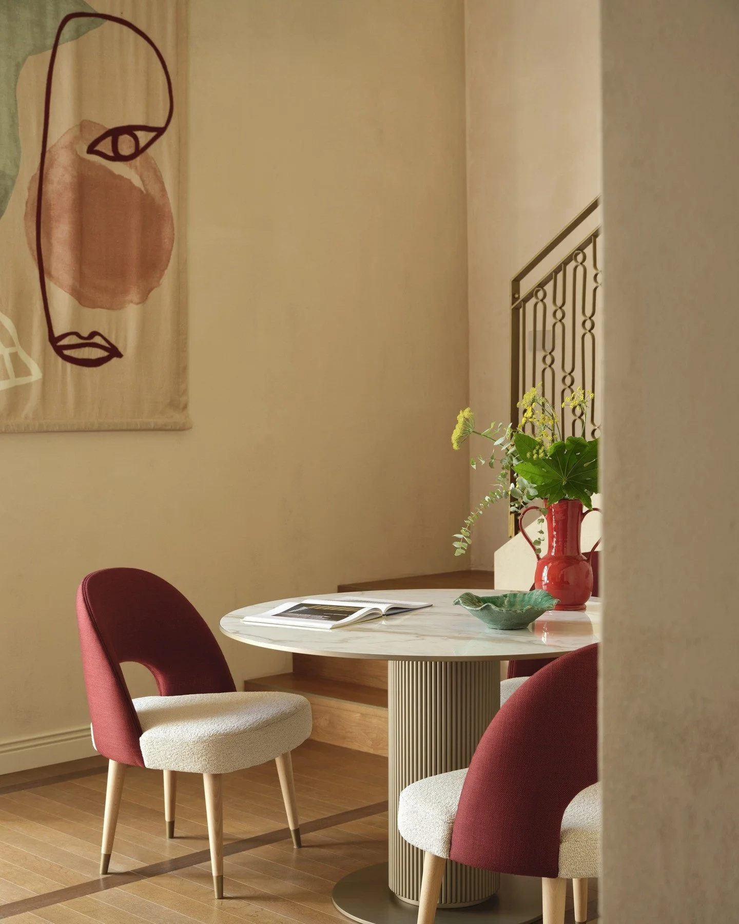 Last summer marked the arrival of @vistaostuni in Puglia&rsquo;s White City. Housed in a restored 14th-century palazzo, the 28-key retreat reimagines Apulian hospitality with rooftop infinity views, a tranquil spa, and a culinary experience like no o