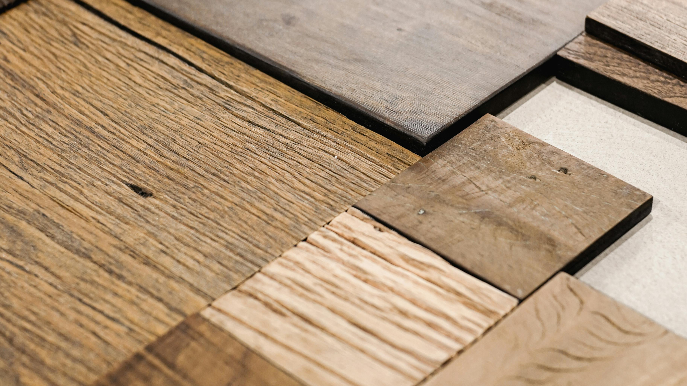 The Best Flooring Options for Lake Houses and Vacation Homes in Tennessee