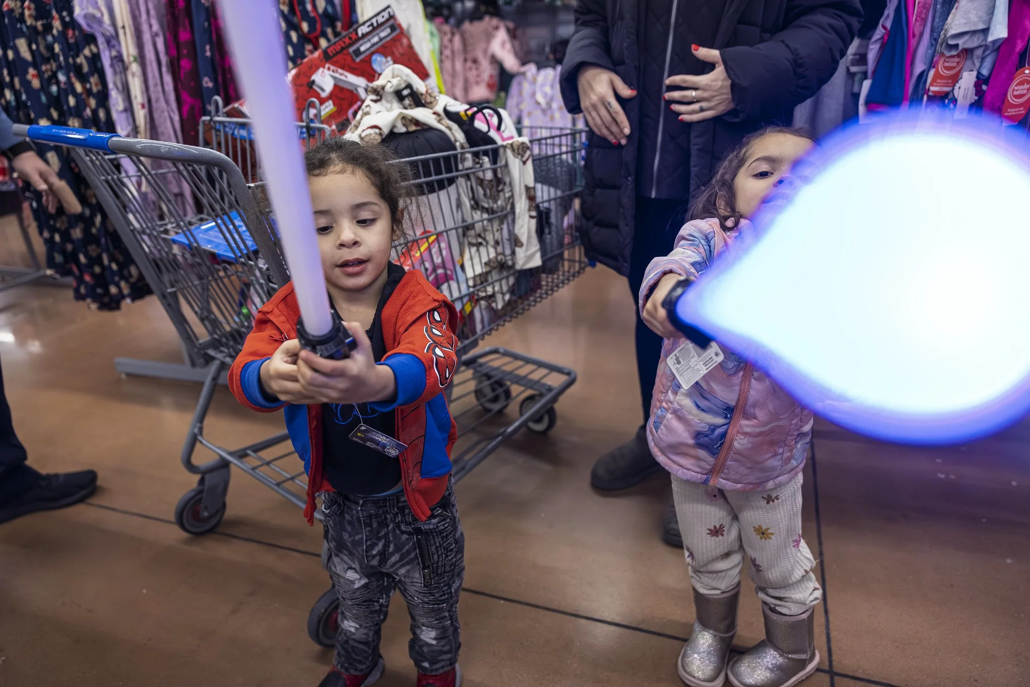 20251211_shop_with_a_hero_0211