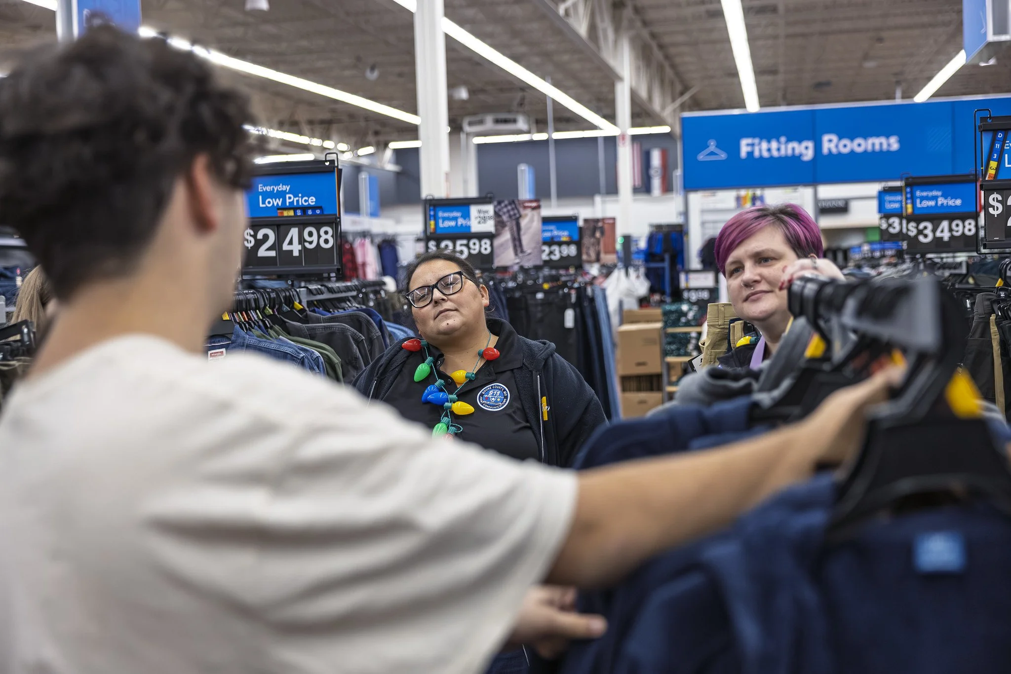 20251211_shop_with_a_hero_0089