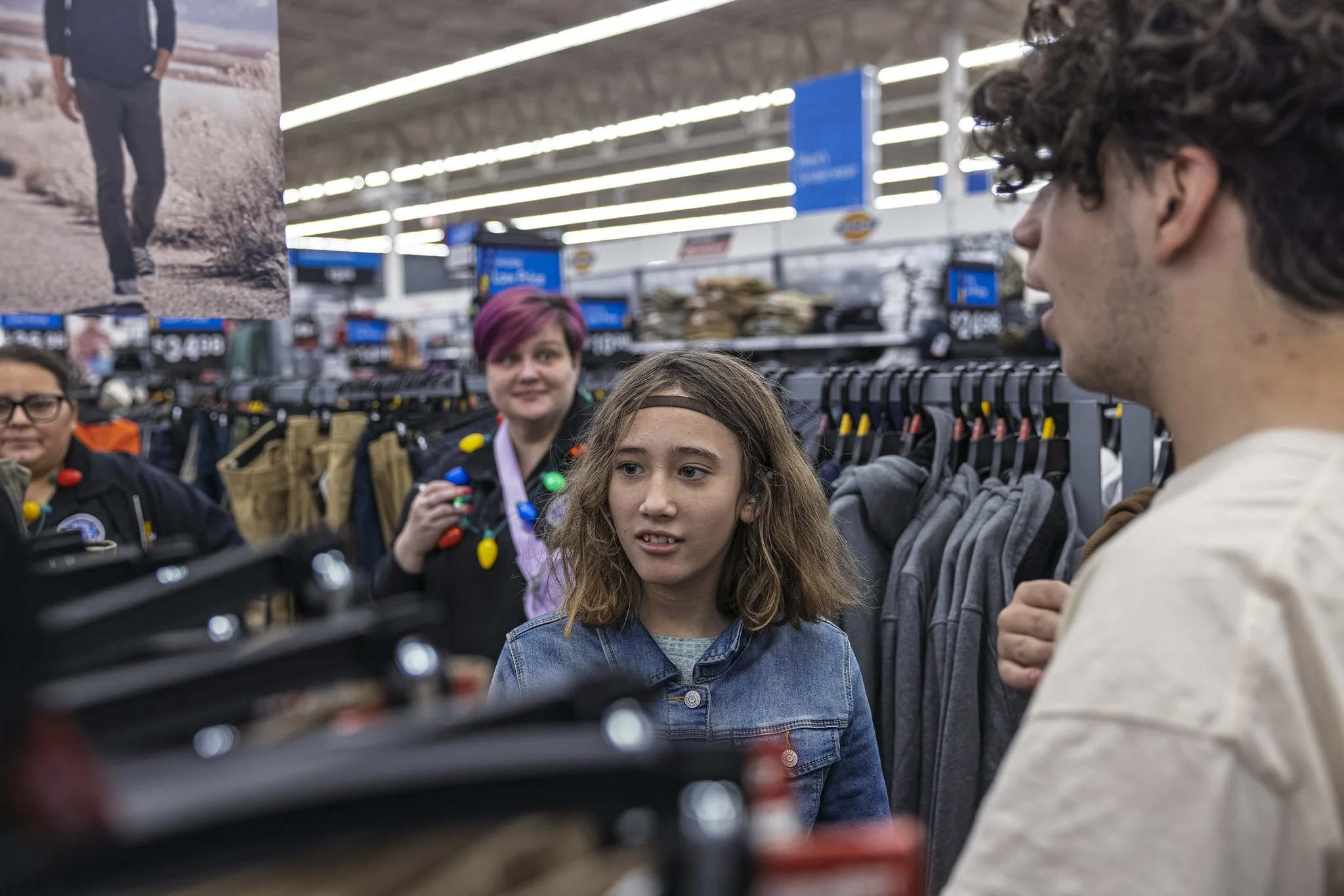 20251211_shop_with_a_hero_0082