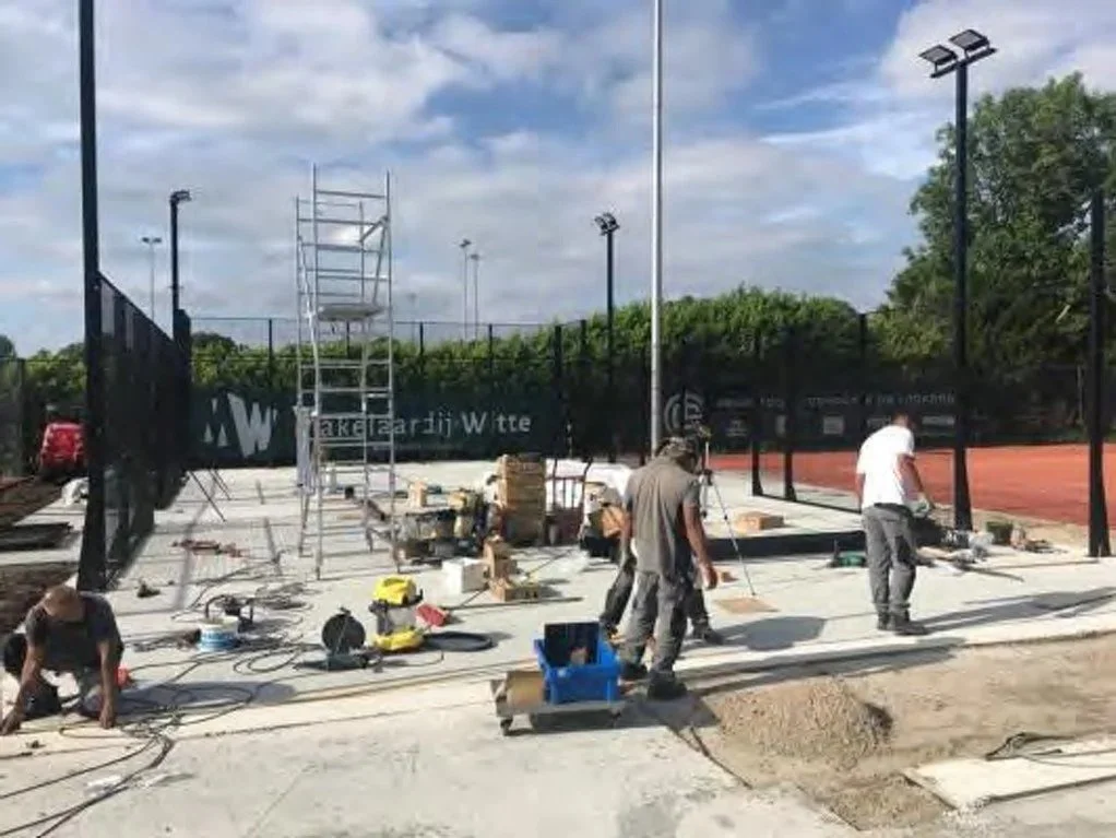 Padel court construction 1.jpg