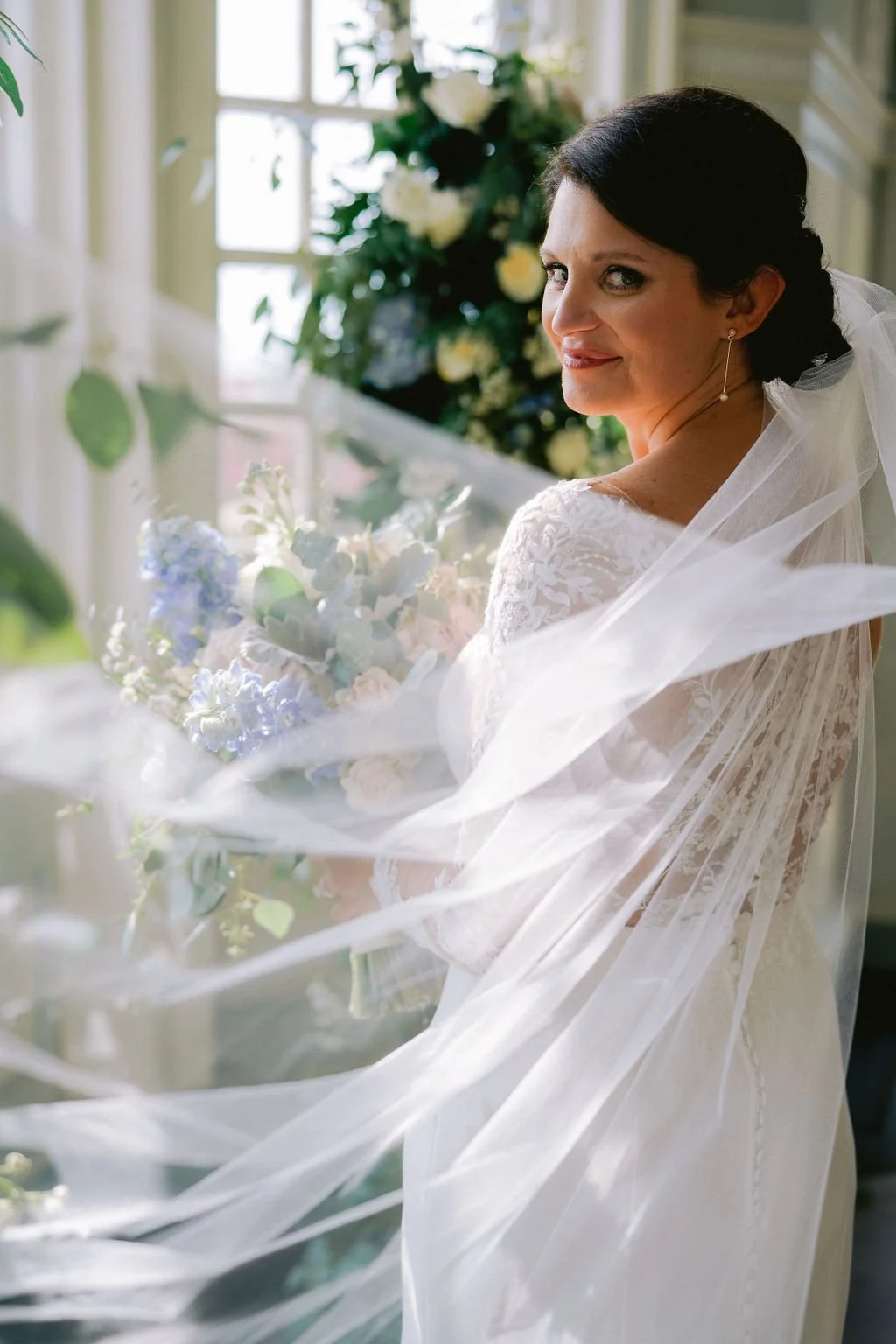 NikkiSanterre_CharlottesvilleLuxuryWeddingPhotographer_EstateatRiverRunWedding_TaraMiles-417-1.jpg