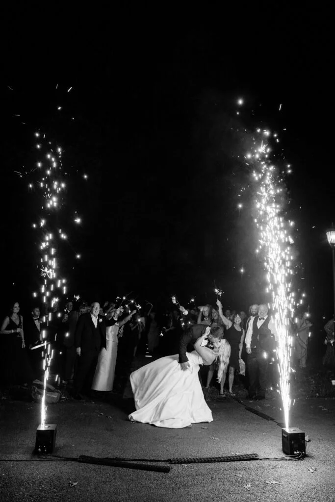 NikkiSanterre_CharlottesvilleLuxuryWeddingPhotography_EstateatRiverRunLKEvents_JessicaDrew-103-683x1024.jpg
