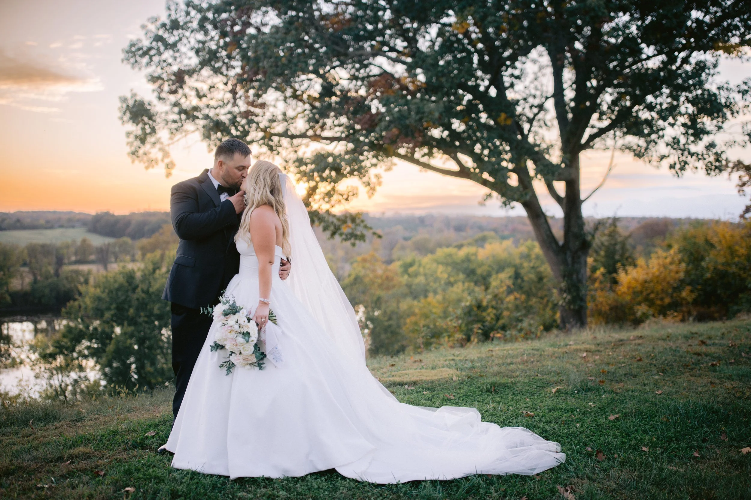 NikkiSanterre_CharlottesvilleLuxuryWeddingPhotography_EstateatRiverRunLKEvents_JessicaDrew-2291-edited.jpg