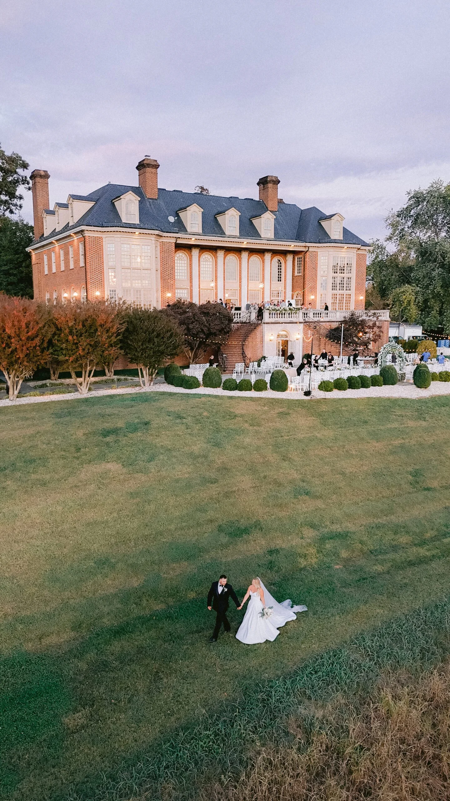 NikkiSanterre_CharlottesvilleLuxuryWeddingPhotography_EstateatRiverRunLKEvents_JessicaDrew-3521-edited-scaled.jpg