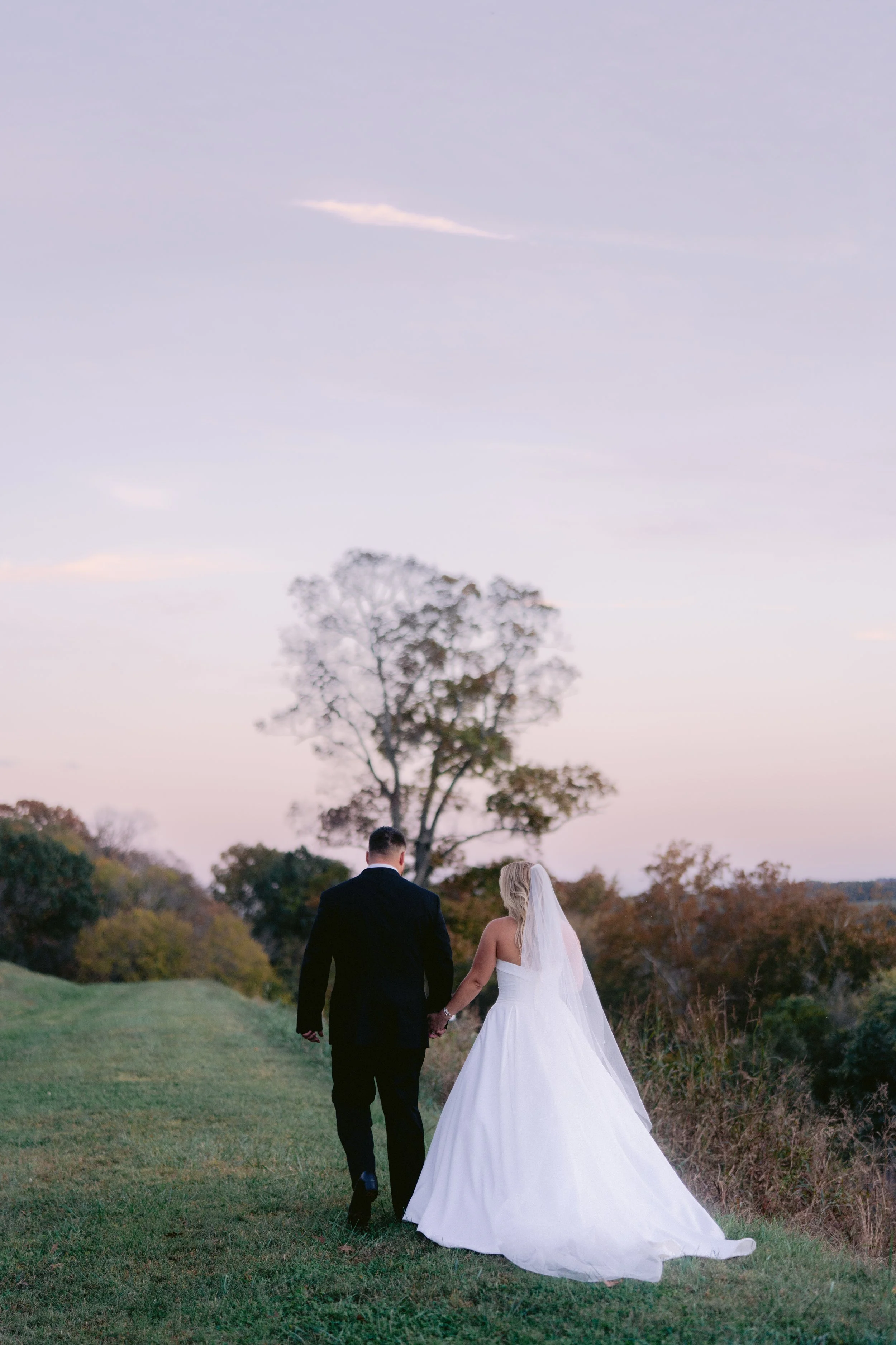 NikkiSanterre_CharlottesvilleLuxuryWeddingPhotography_EstateatRiverRunLKEvents_JessicaDrew-2322-1.jpg