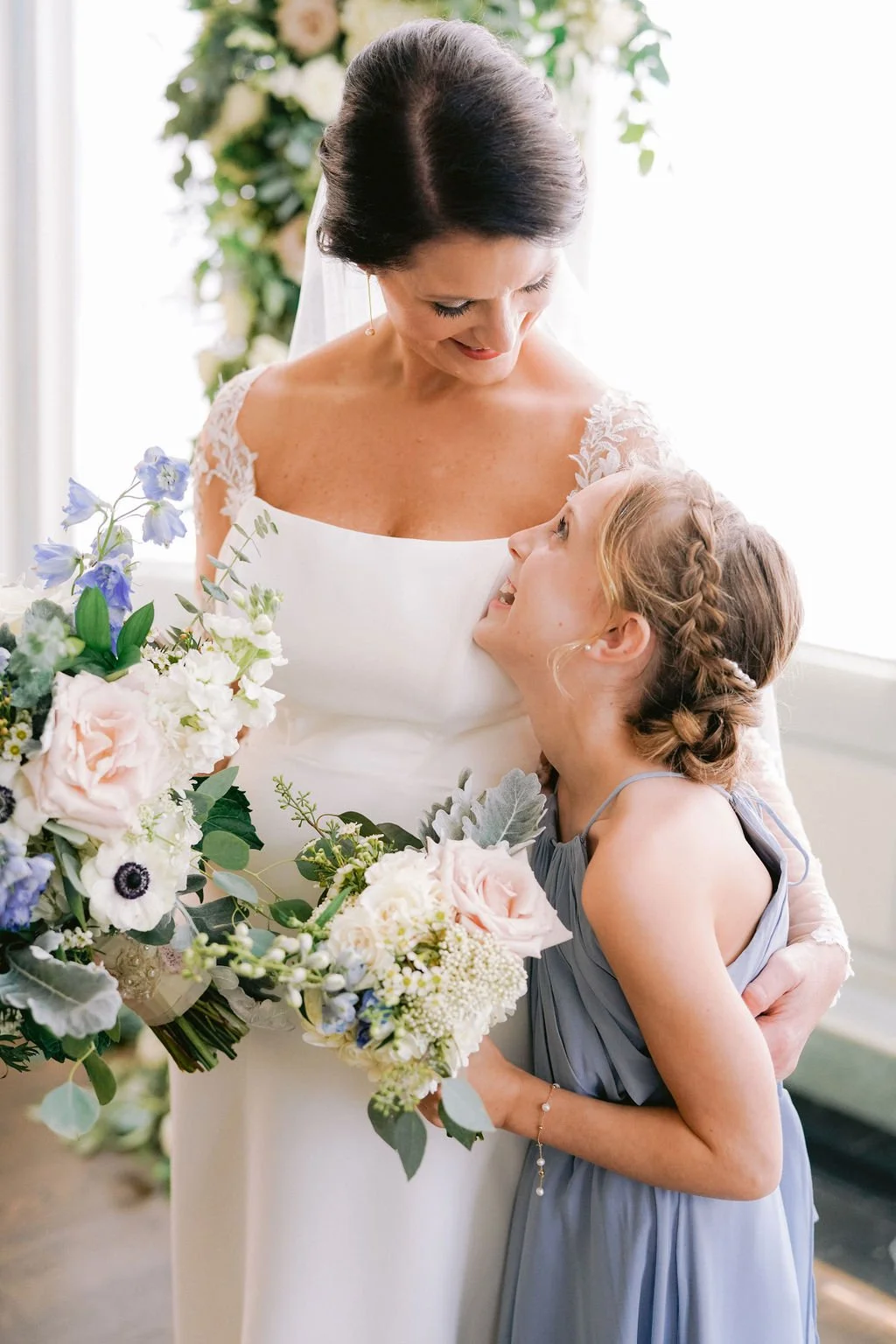 NikkiSanterre_CharlottesvilleLuxuryWeddingPhotographer_EstateatRiverRunWedding_TaraMiles-231.jpg