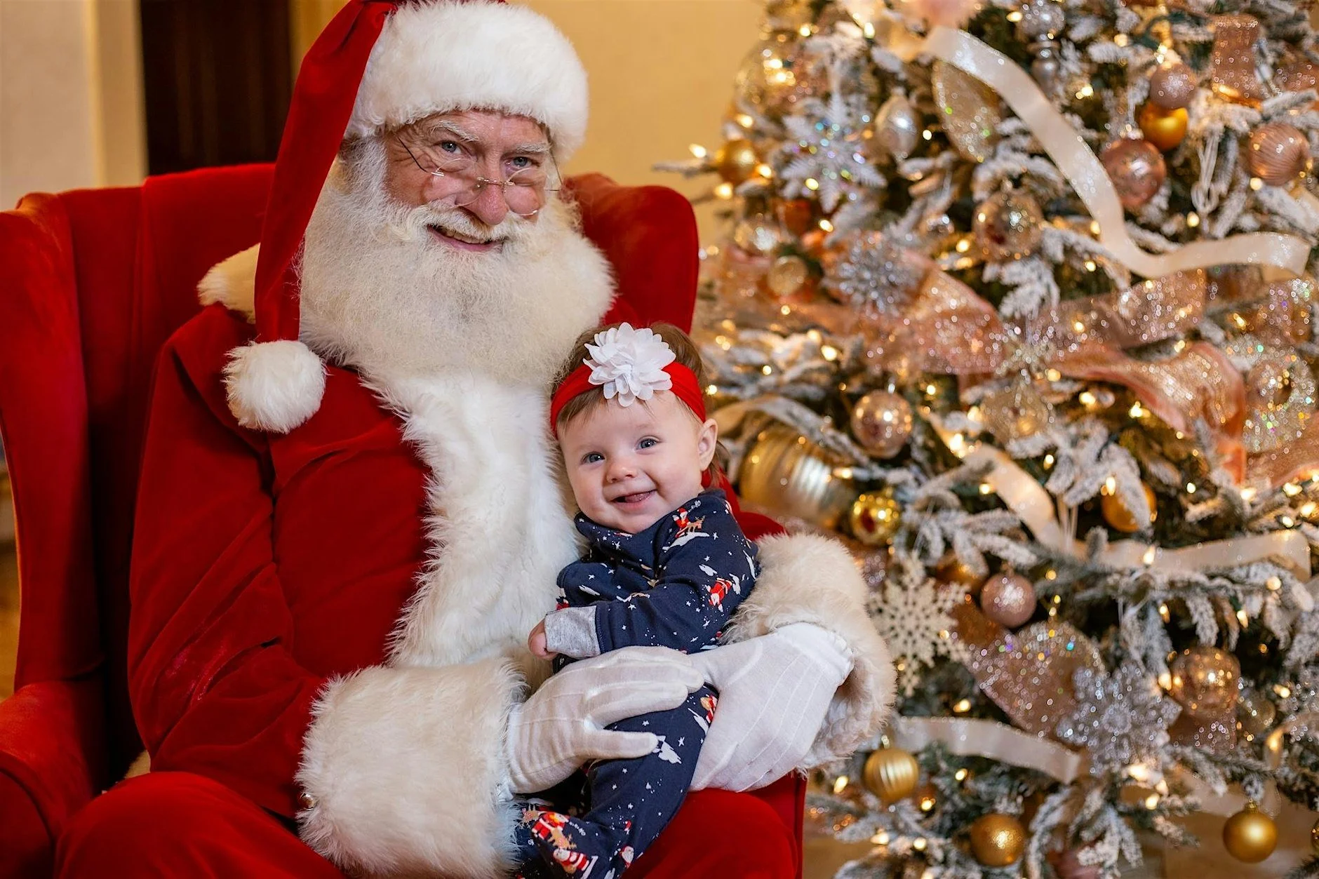 Photos with Santa at The Estate at River Run