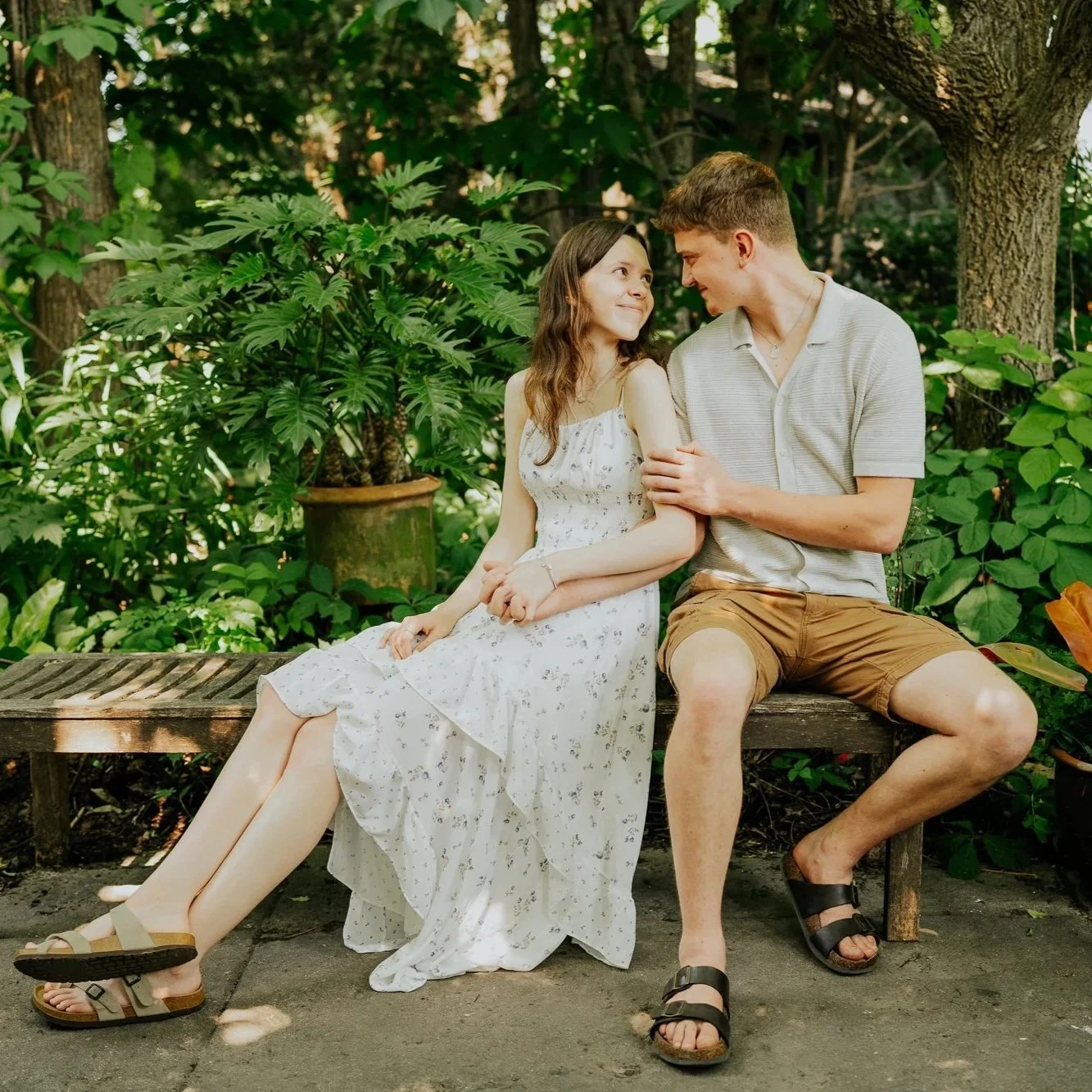 surprise+proposal+olbrich+gardens+madison-22.jpg