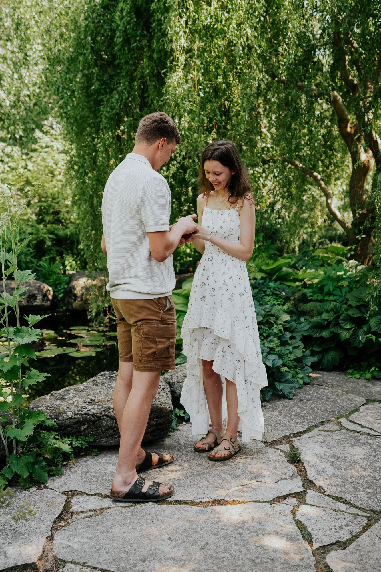 surprise proposal olbrich gardens madison-4.jpg