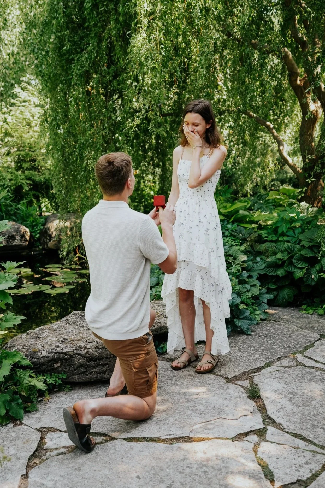 surprise+proposal+olbrich+gardens+madison-1.jpg