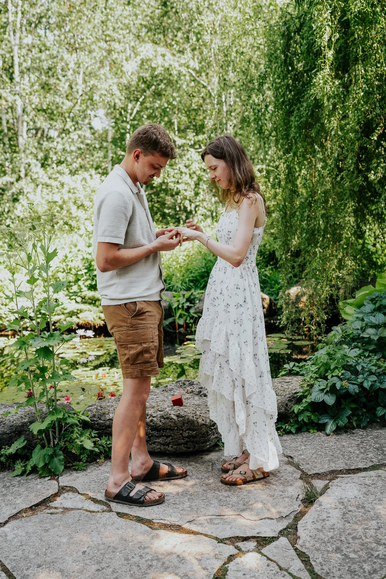 surprise proposal olbrich gardens madison-6.jpg