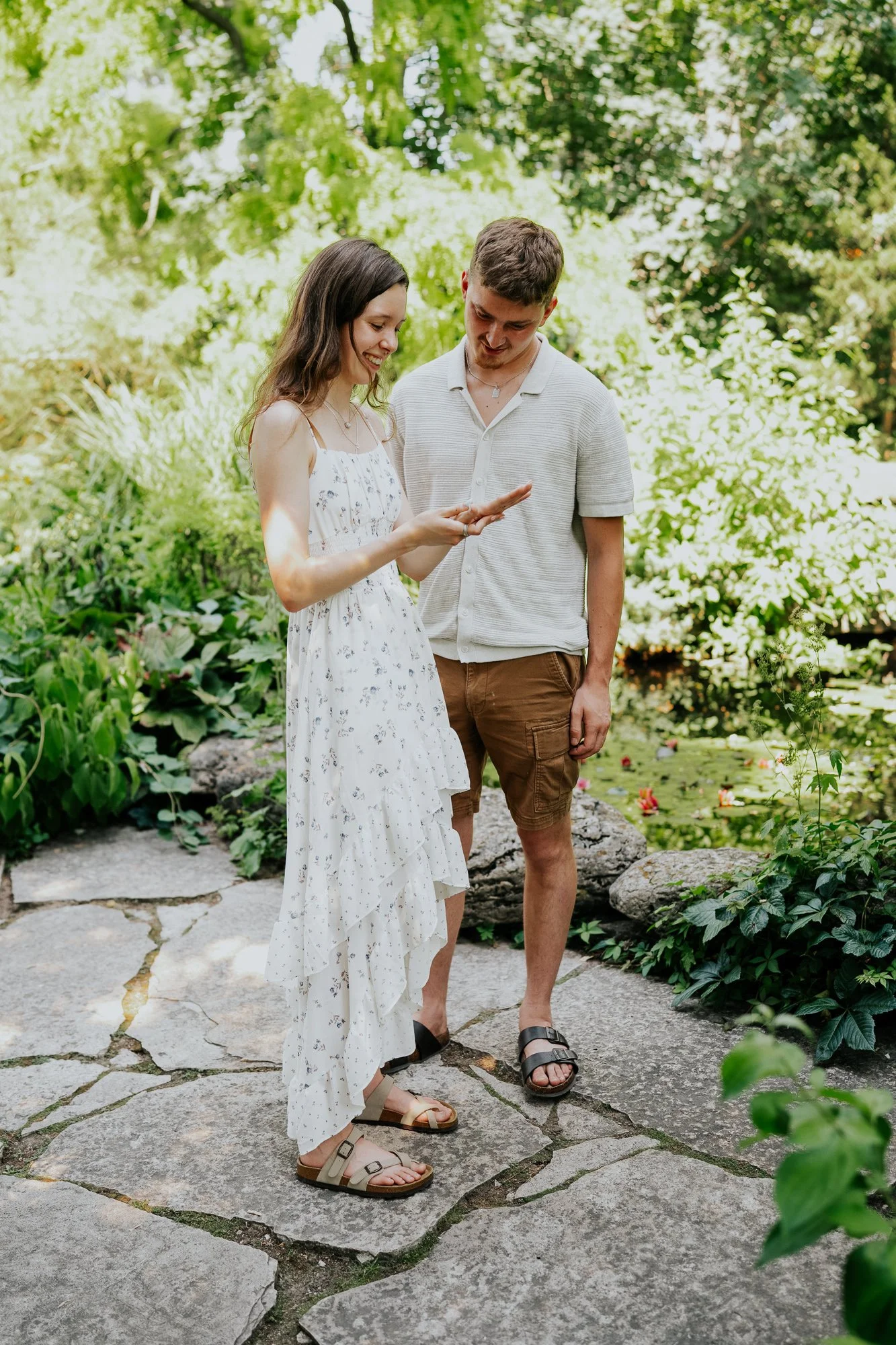 surprise proposal olbrich gardens madison-8.jpg