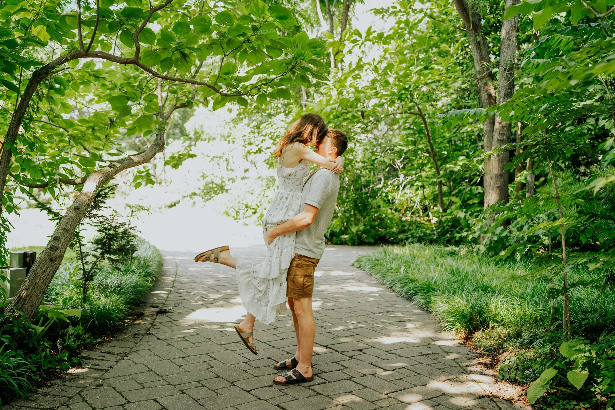 surprise proposal olbrich gardens madison-24.jpg