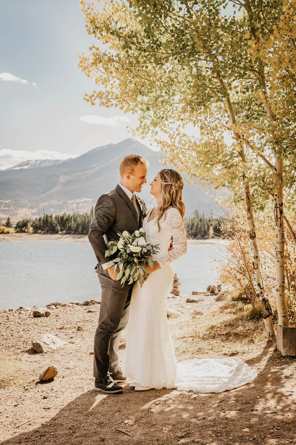 fall-elopement-mountains-water-view.jpg