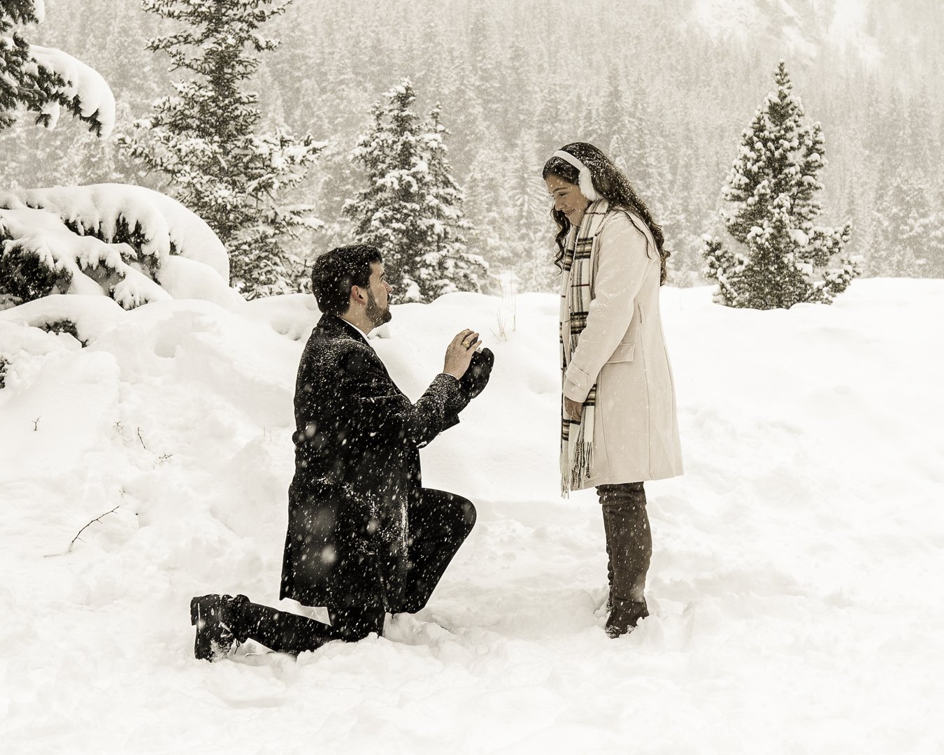 snowy-christmas-eve-colorado-proposal.jpg