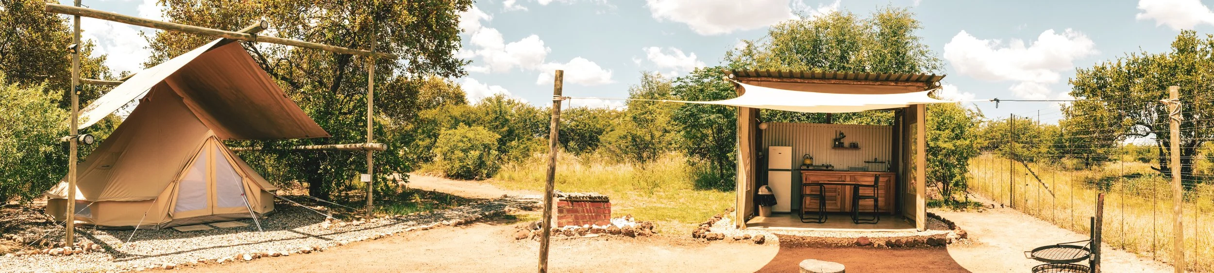 Glamping unit panorama (kitchen)
