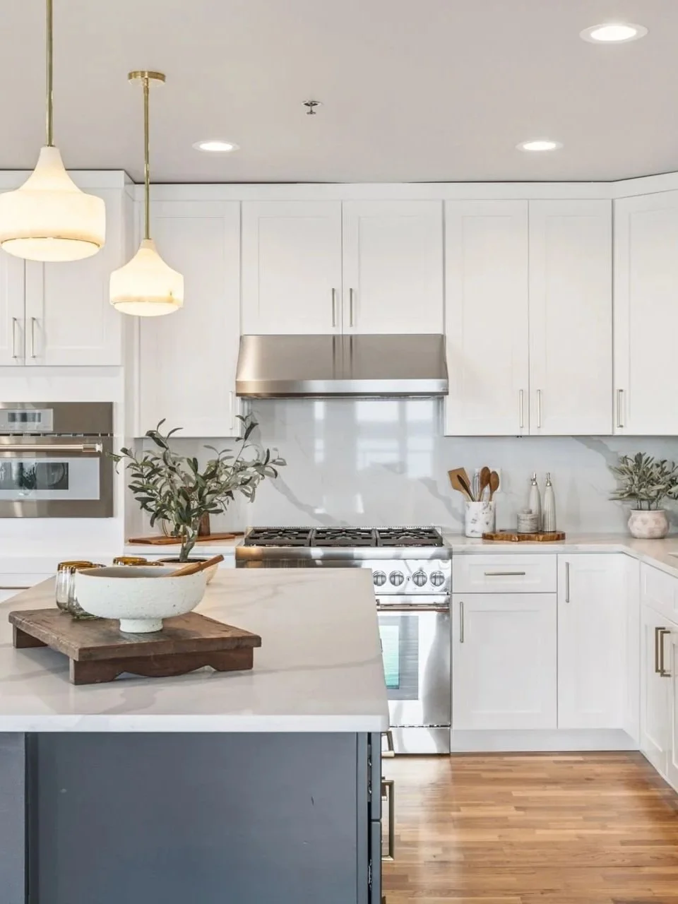 Matching Hardwood Kitchen Cabinetry