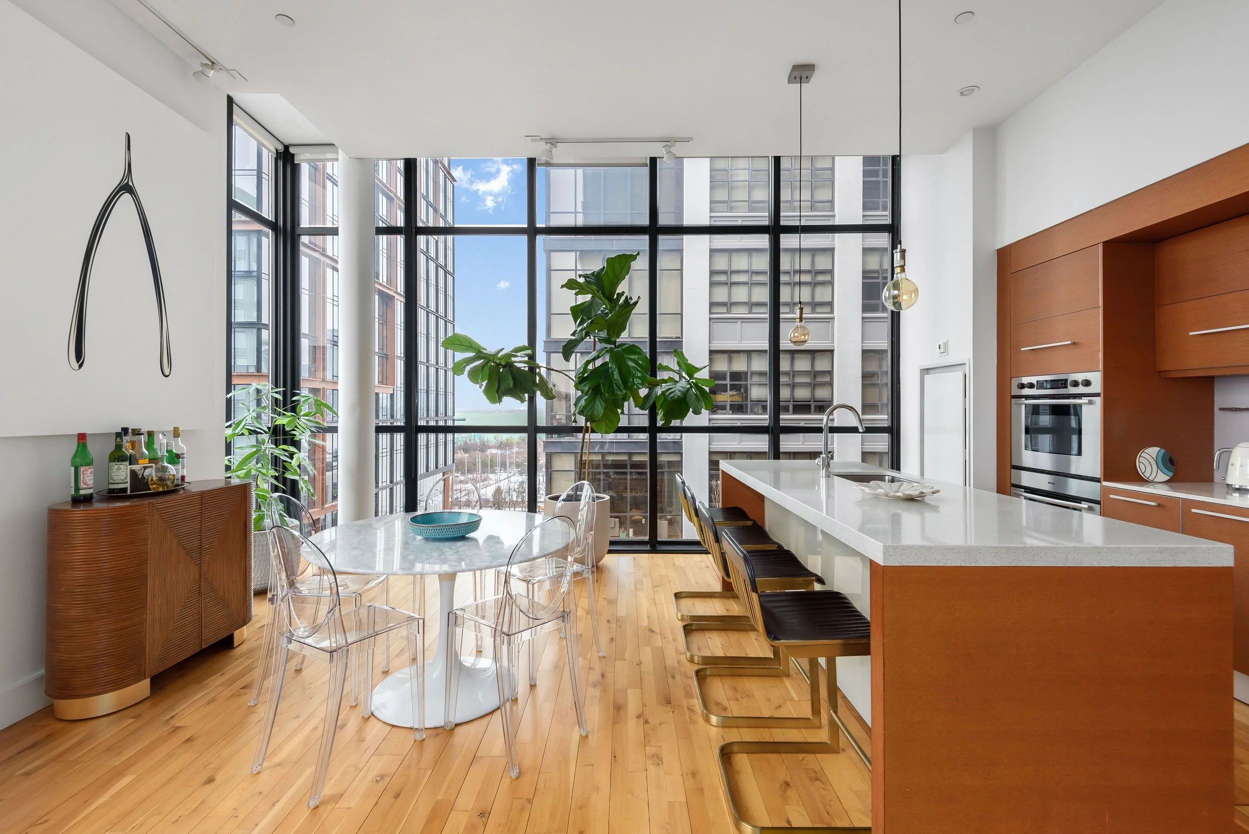 nyc-modern-Dining-Kitchen-apartment-area.jpg