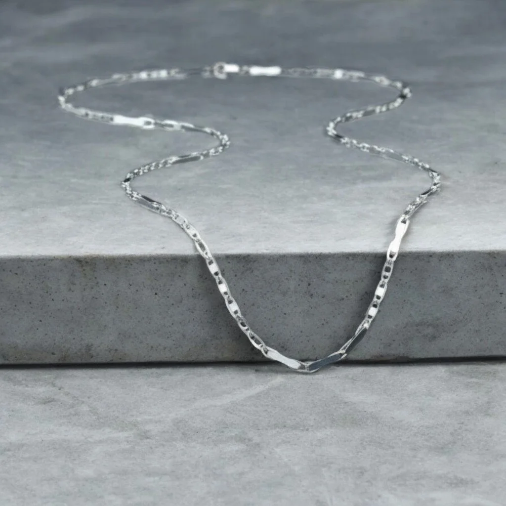 Cadena Nudo de Aguila Plateada .jpg