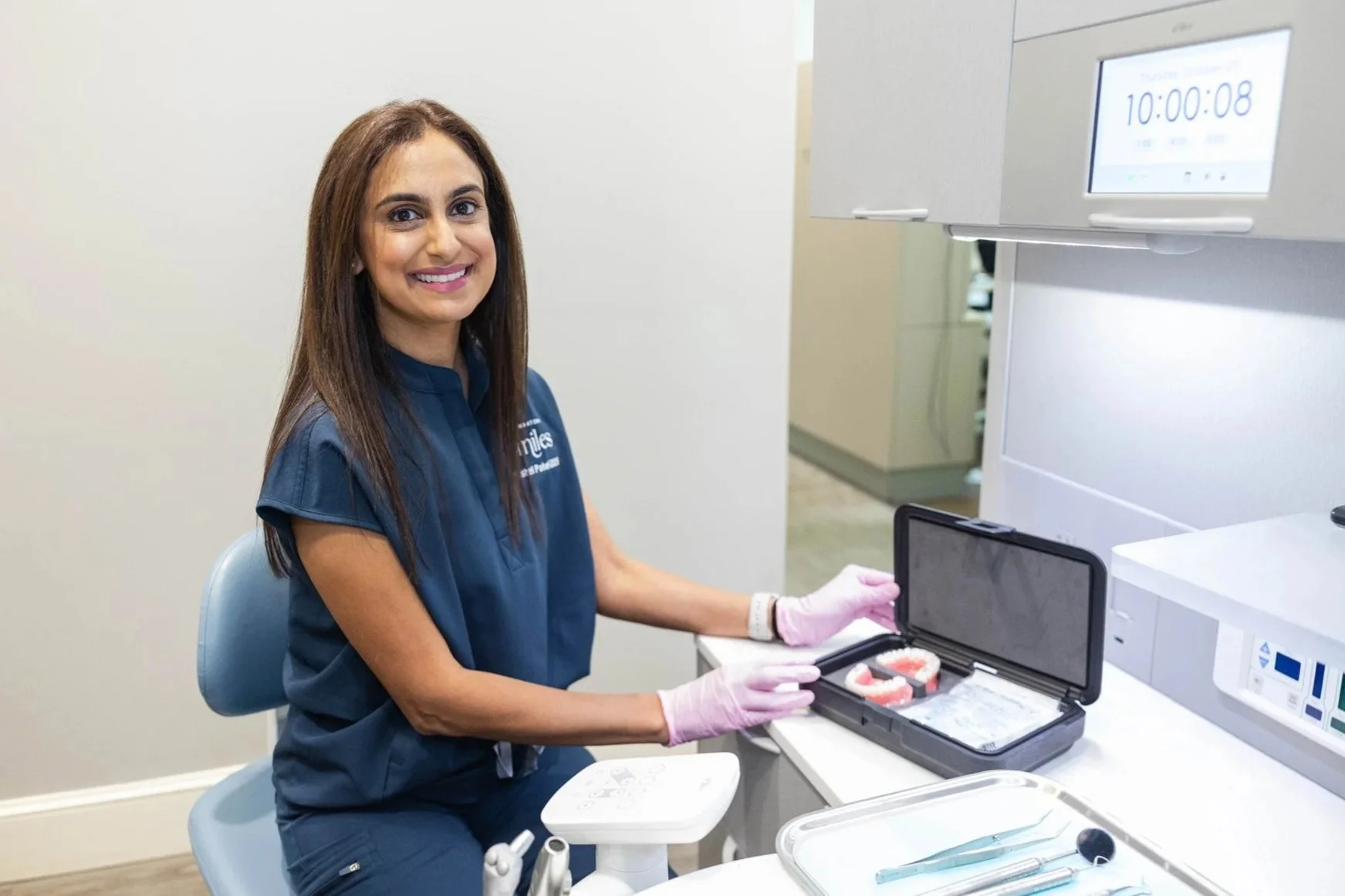 Clear Aligners for Teens: A Discreet and Convenient Way to Straighten Teeth