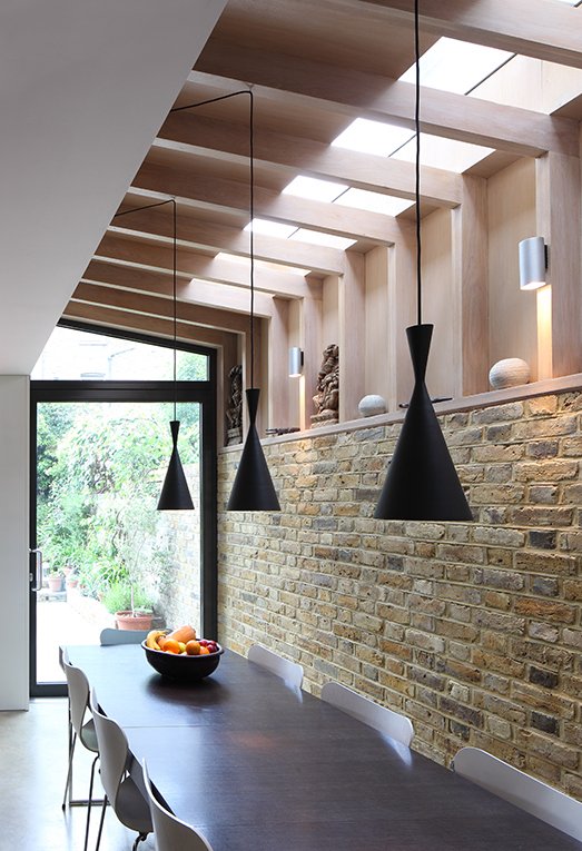 Oak rib and skin side structure to party wall