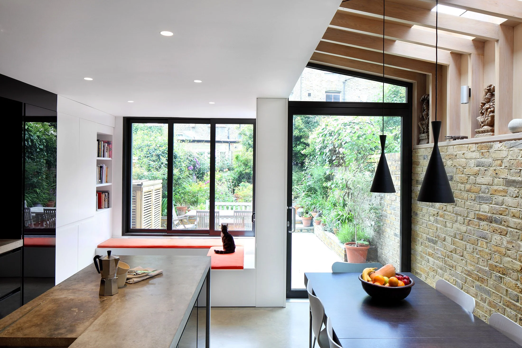 Side extension and window seat