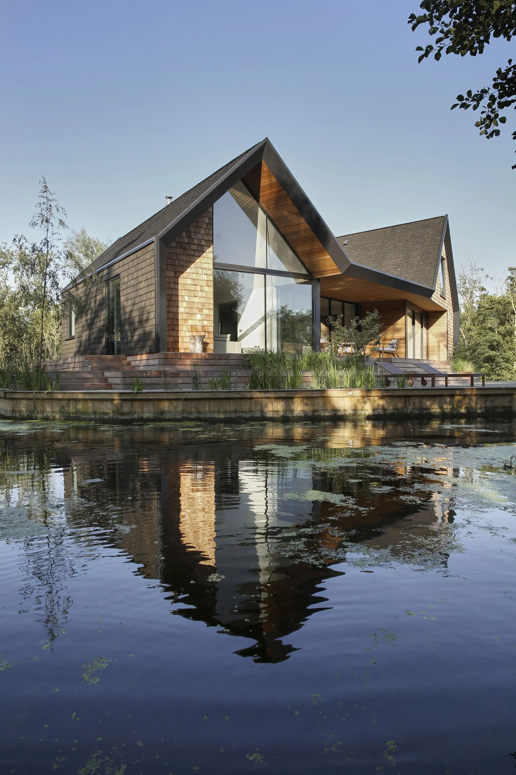 Backwater shingle cladding