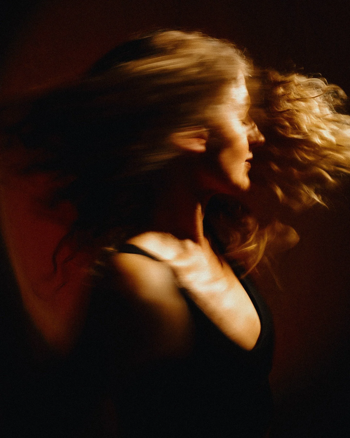 body, mind, soul, we're fully immersed, bringing it all to each class and leaving with our hearts on our sleeves. ⁠
⁠
if you try this, proceed with caution, feelings of expansion and joy will await you 🌟⁠
⁠
📸 angelmrdz