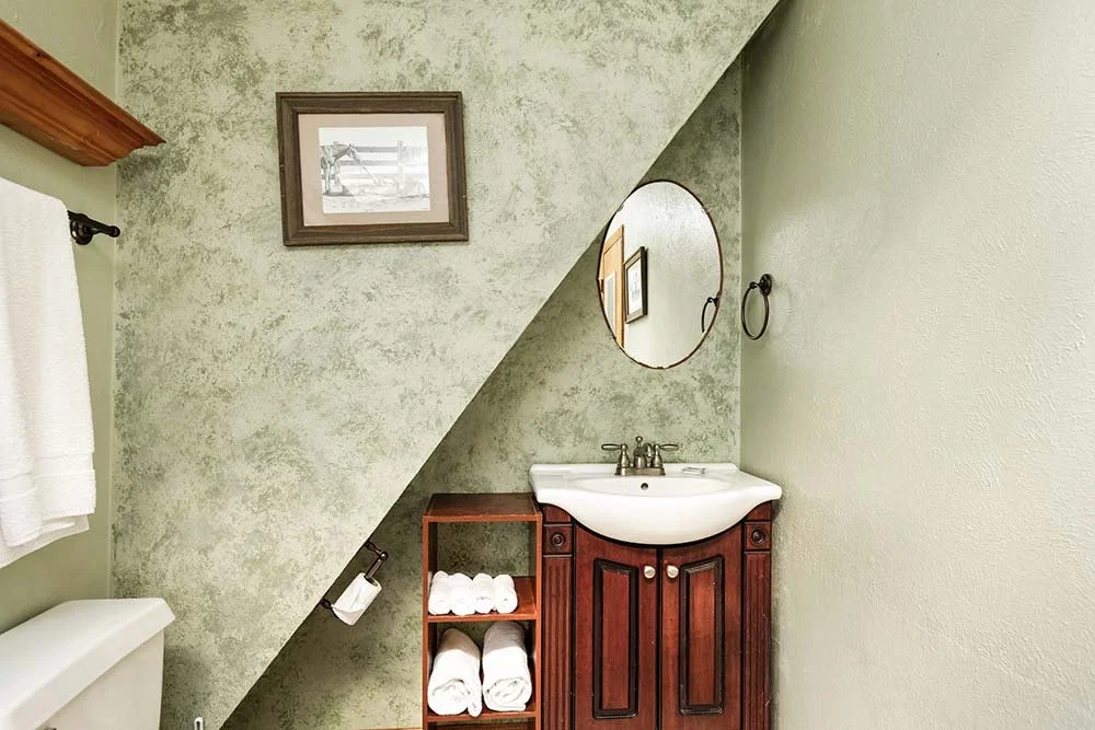 ChairMtnRanch_full-bath.jpg