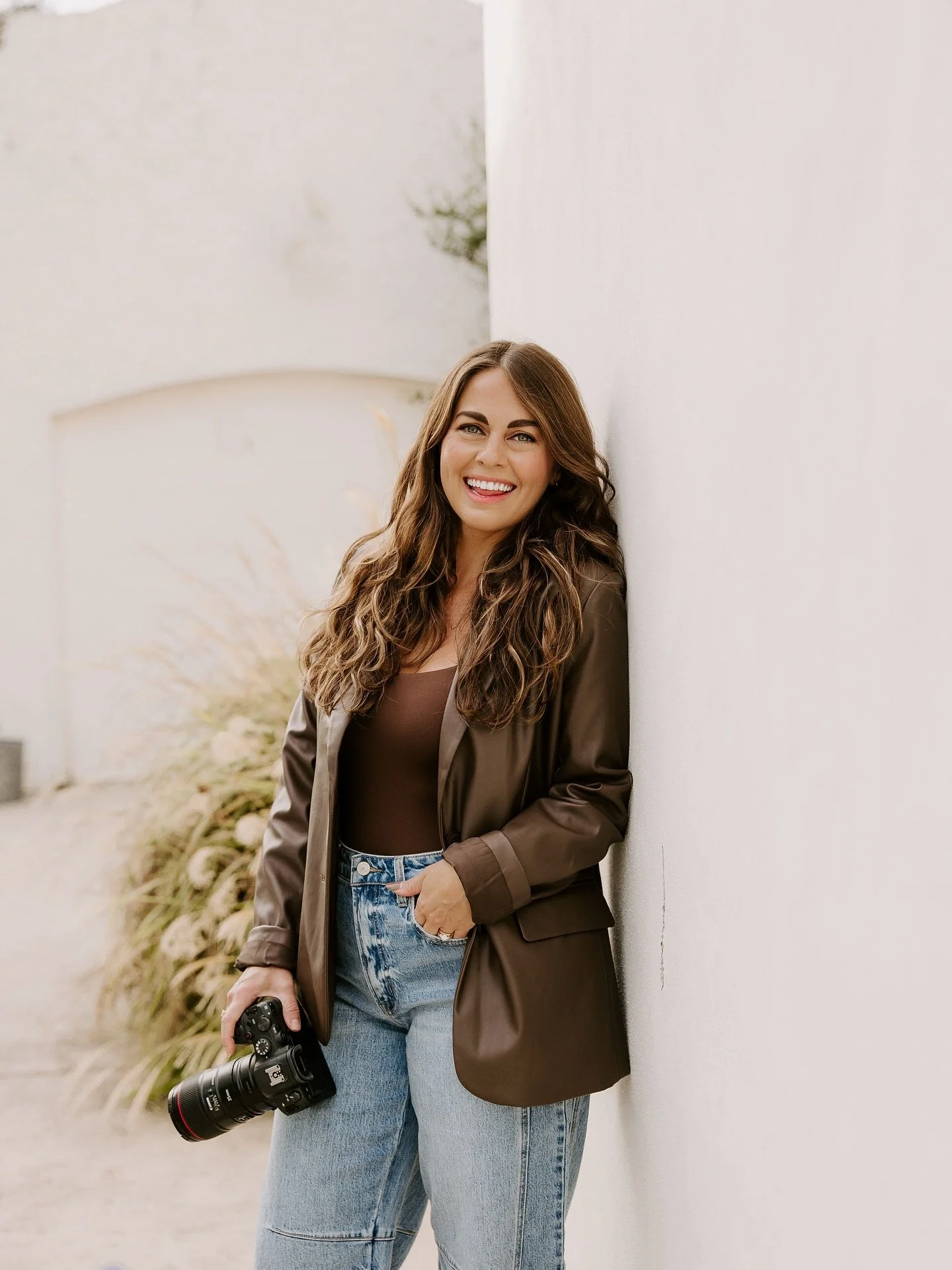 Exciting things happening behind the scenes over here! Cannot wait to share my total web and brand redesign from @selaviecreative 👏🏼 Here is sneak peak of new headshots captured by my lovely associate Bailey!