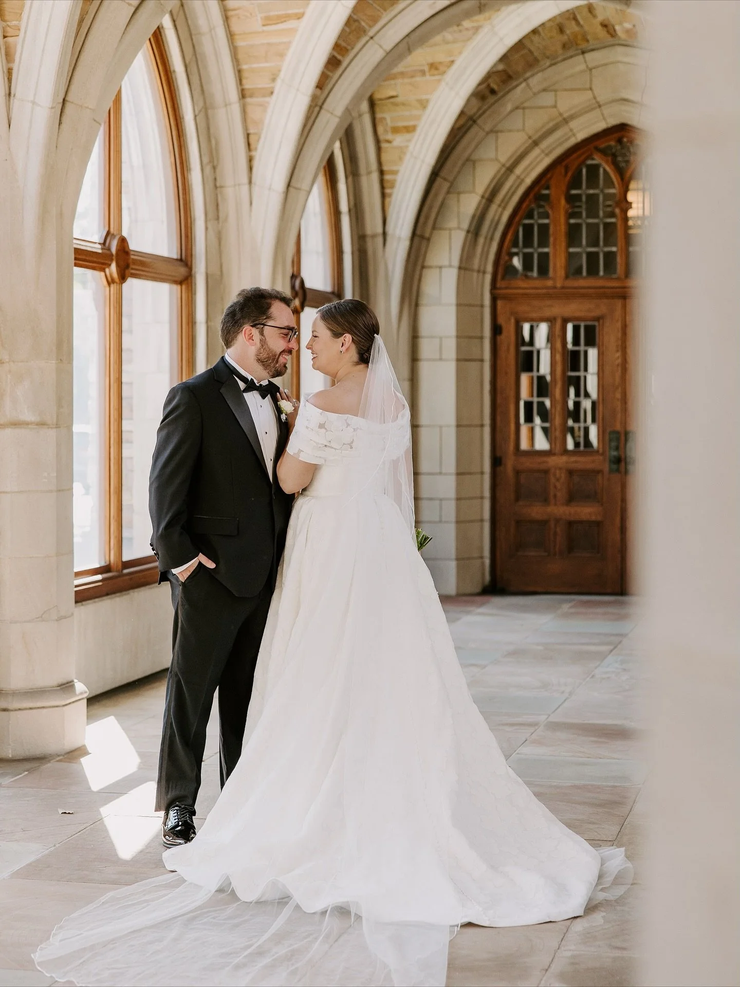 A gorgeous wedding day in Nashville for Mary Sellers and Aldo! A God-centered ceremony and an intentional reception at @barcelonawinebar 

We were so honored to be a part of their special day! Shot by Jenny with @laurenbaileyassociates 

Vendor team: