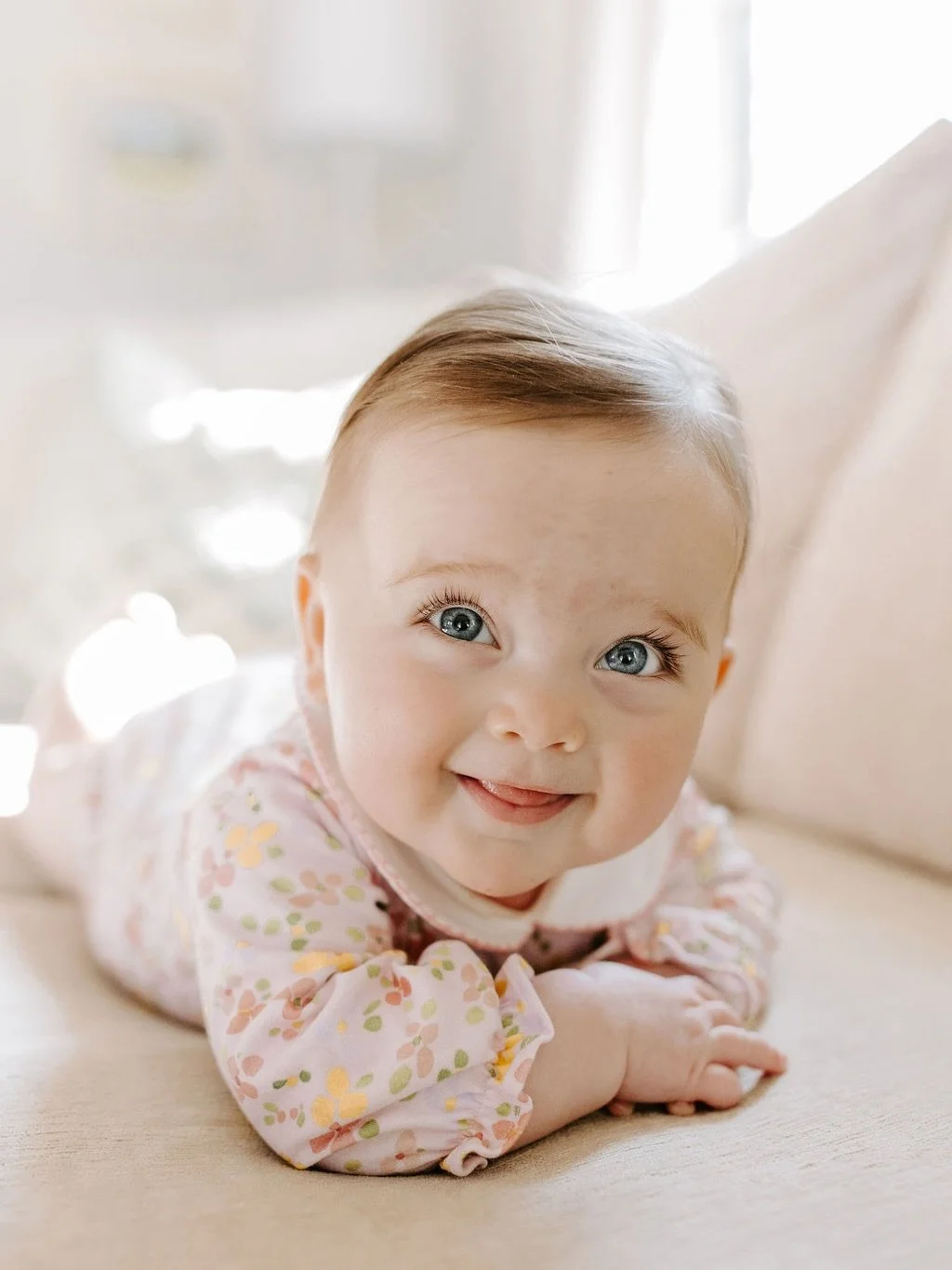 How did I wake up with a 6 month old 🥹. The sweetest, happiest little angel. We are so lucky she is ours!