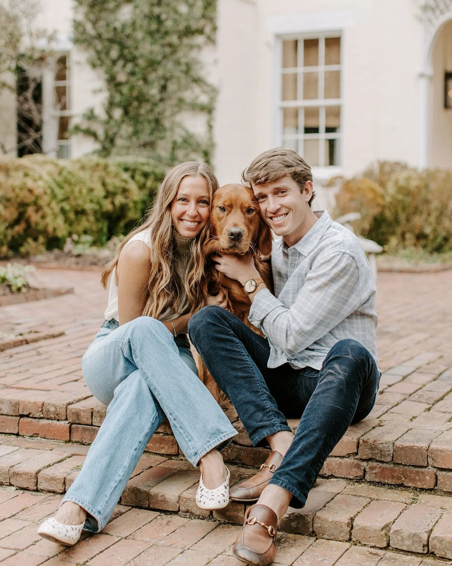 A special engagement session for Rebecca and Will in Rebecca&rsquo;s childhood home. Loved my time with these two and can&rsquo;t wait to be back for their spring wedding 🥂