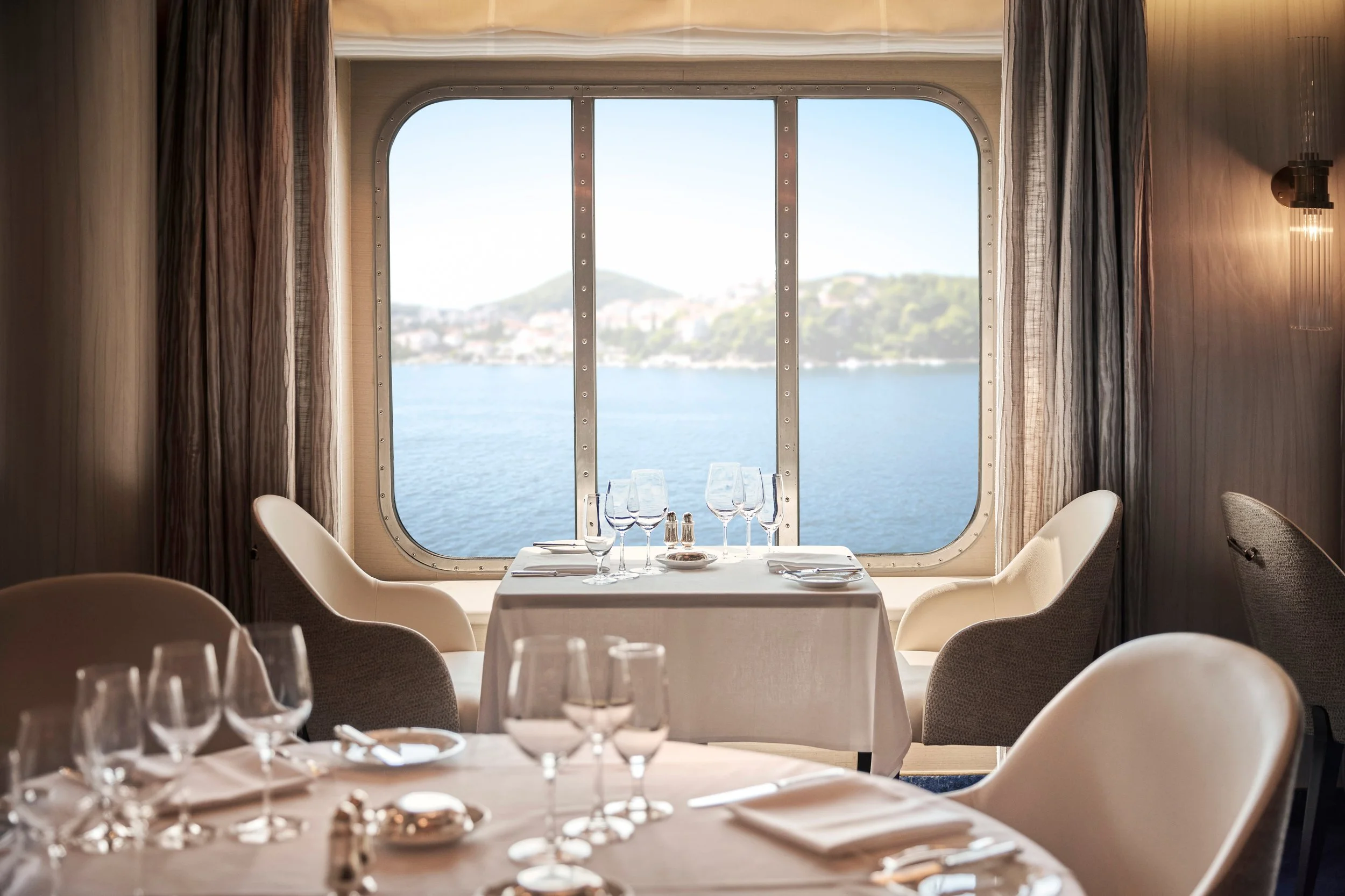 230826_CRYSTAL_SYMPHONY_WATERSIDE_V3693_300DPI_V1.jpg