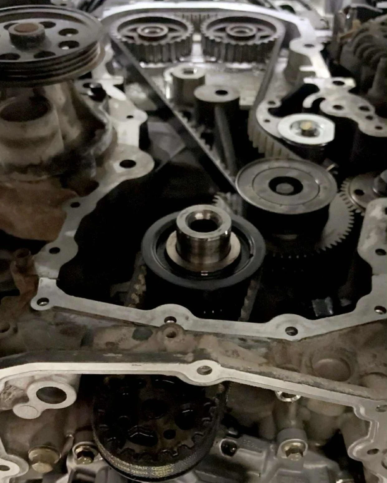 𝐃𝐢𝐬𝐭𝐫𝐢𝐛𝐮𝐭𝐢𝐨𝐧 𝐬𝐮𝐫 𝐦𝐨𝐭𝐞𝐮𝐫𝐬 &agrave; 𝐩𝐫𝐨𝐛𝐥&egrave;𝐦𝐞𝐬 𝐜𝐨𝐧𝐧𝐮𝐬 🔧

Certains moteurs demandent une attention particuli&egrave;re, comme le 1.0 EcoBoost Ford, dont la distribution est bien connue pour sa sensibilit&eacute