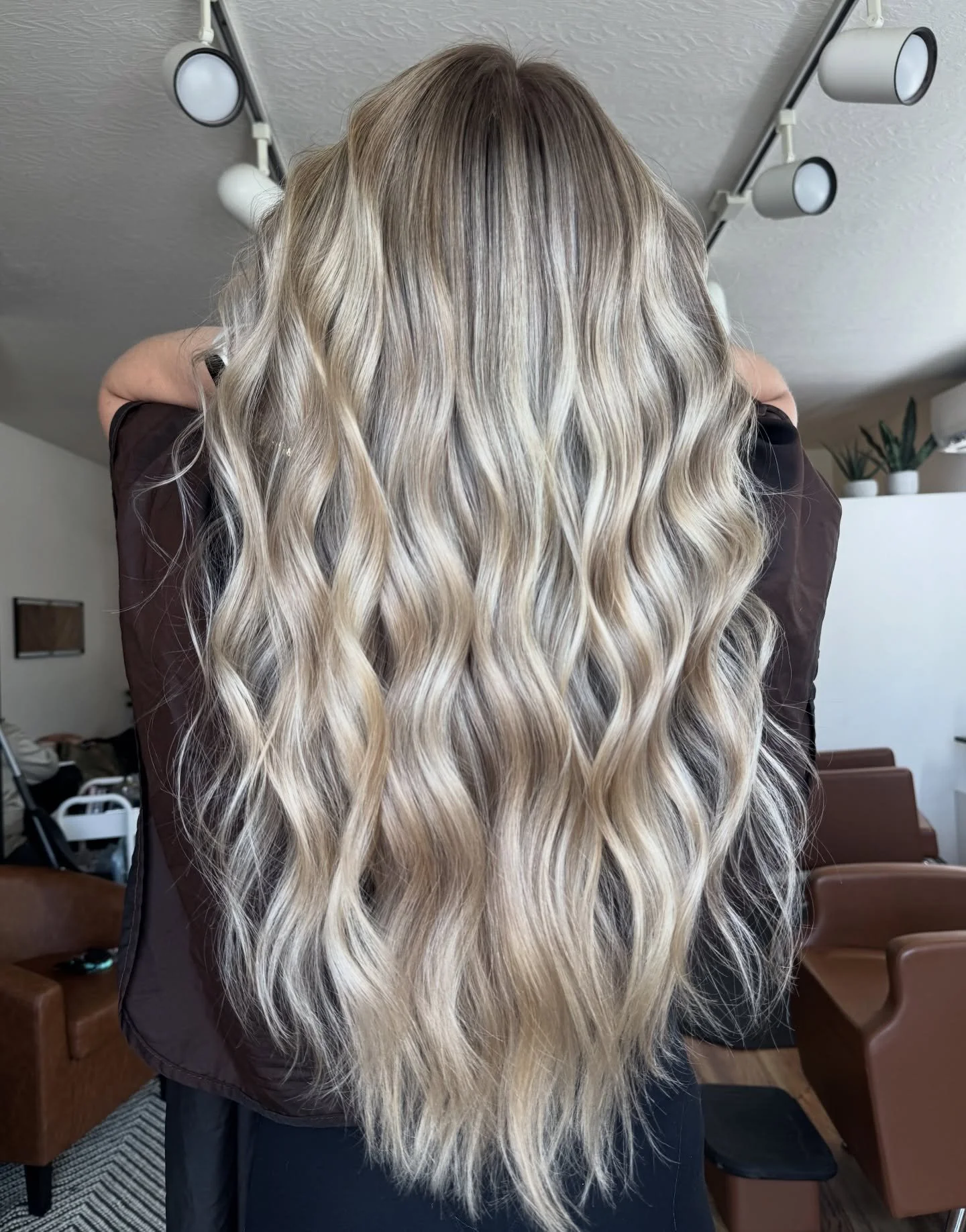 Who says you have to go darker for winter? 👀