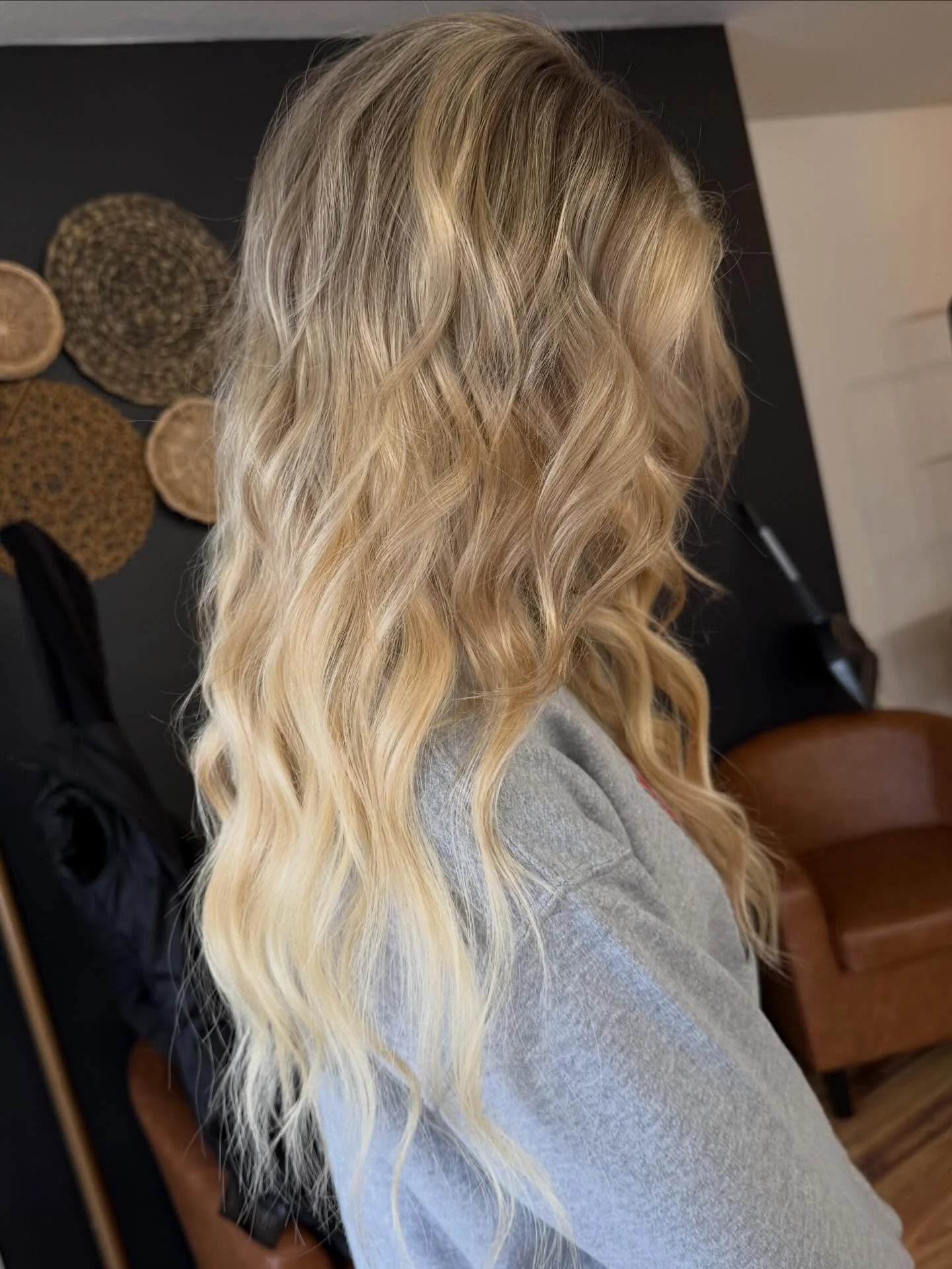 Bright honey blonde and two rows of extensions?!🍯 yes please 🤩
