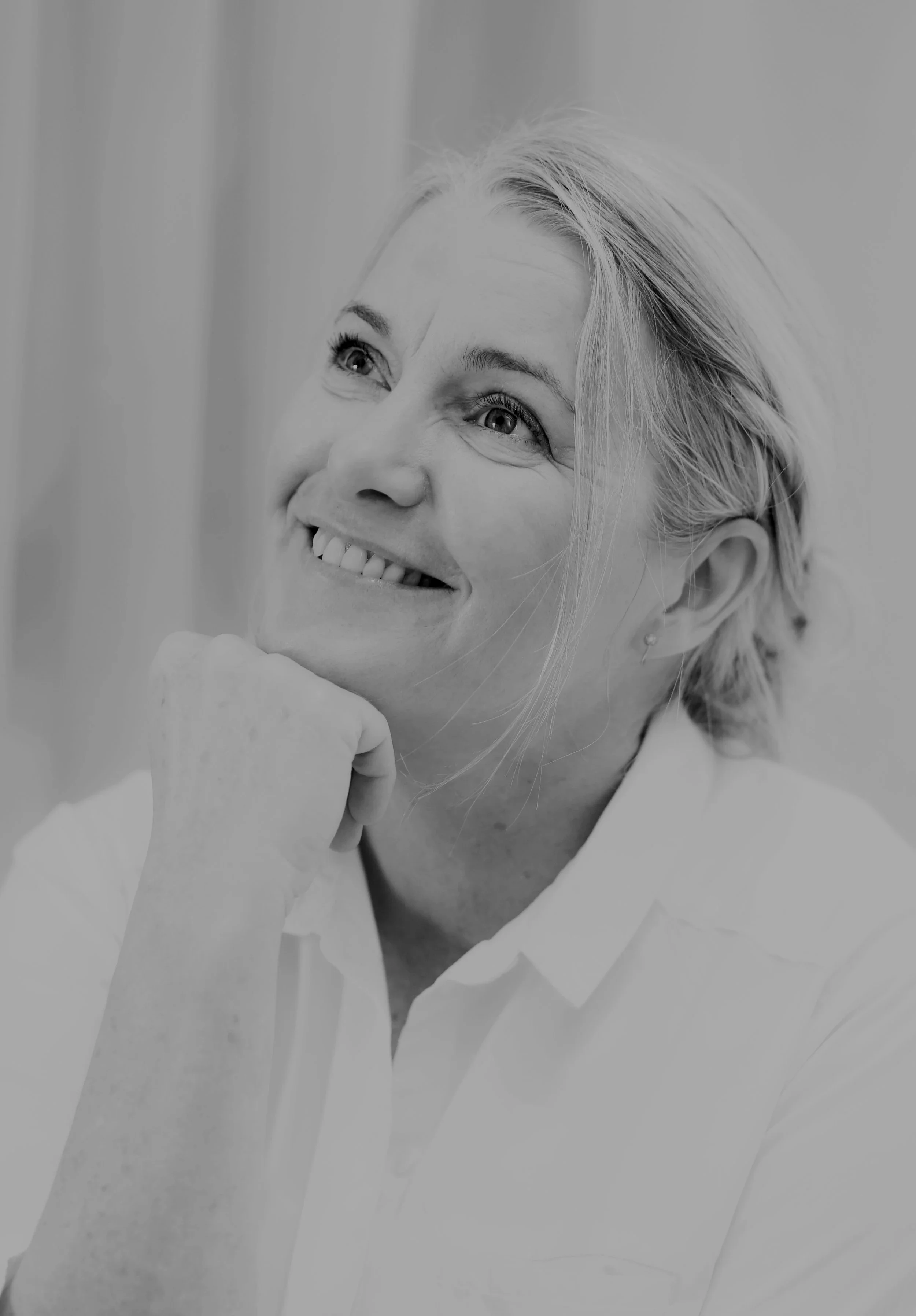 Portræt af Kit Ballermann, akupunktør og hormonterapeut i Aalborg